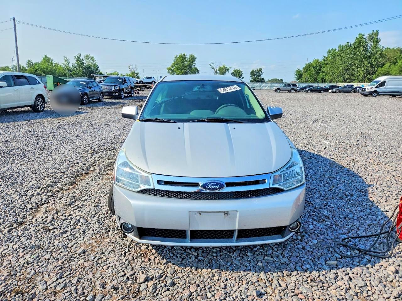 2008 Ford Focus Se Silver vin: 1FAHP35N28W300643