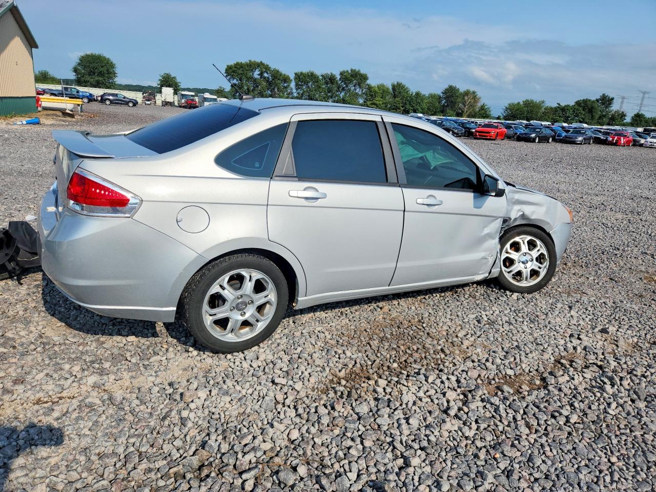 2008 Ford Focus Se Silver vin: 1FAHP35N28W300643