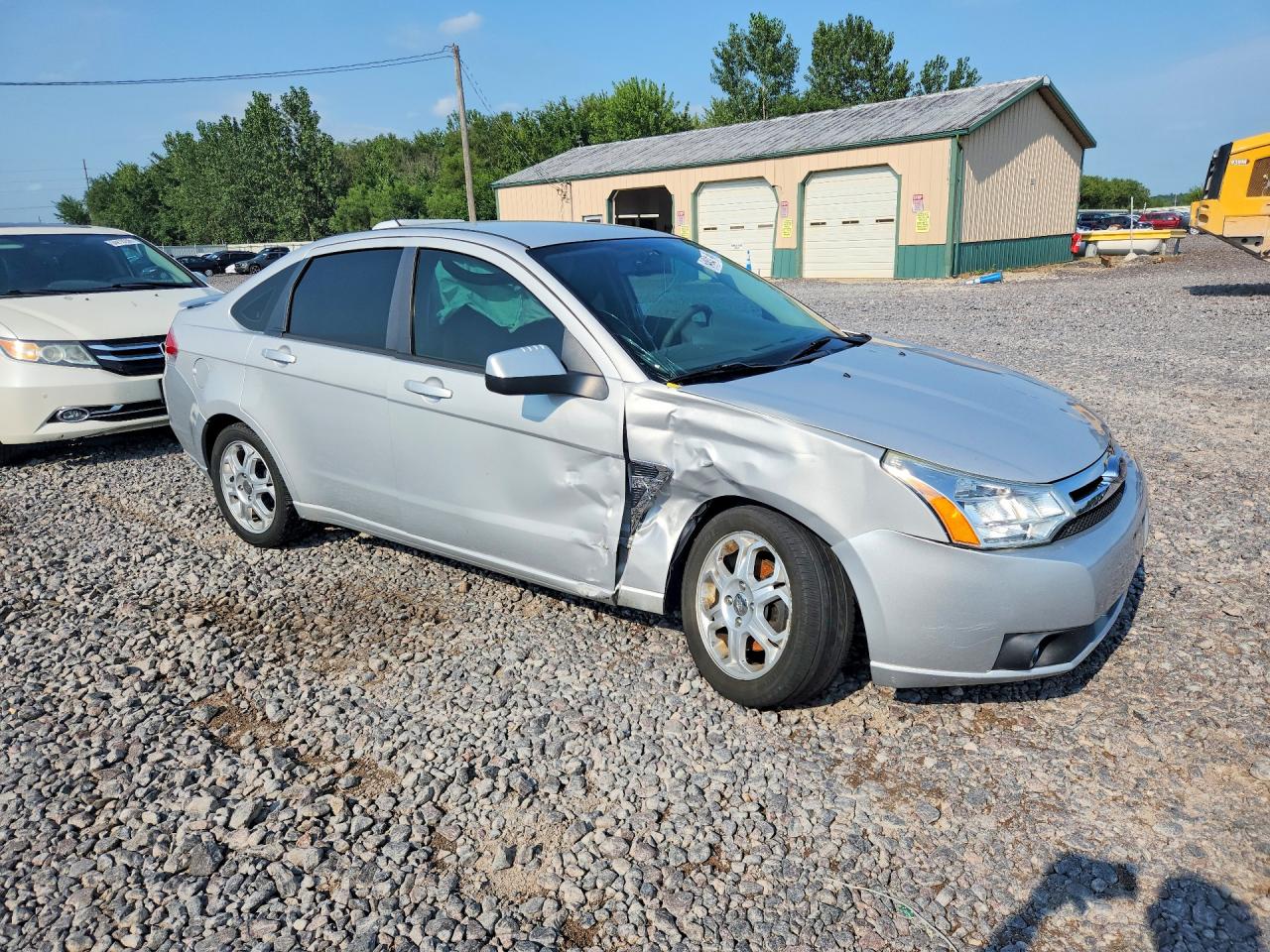 2008 Ford Focus Se Silver vin: 1FAHP35N28W300643