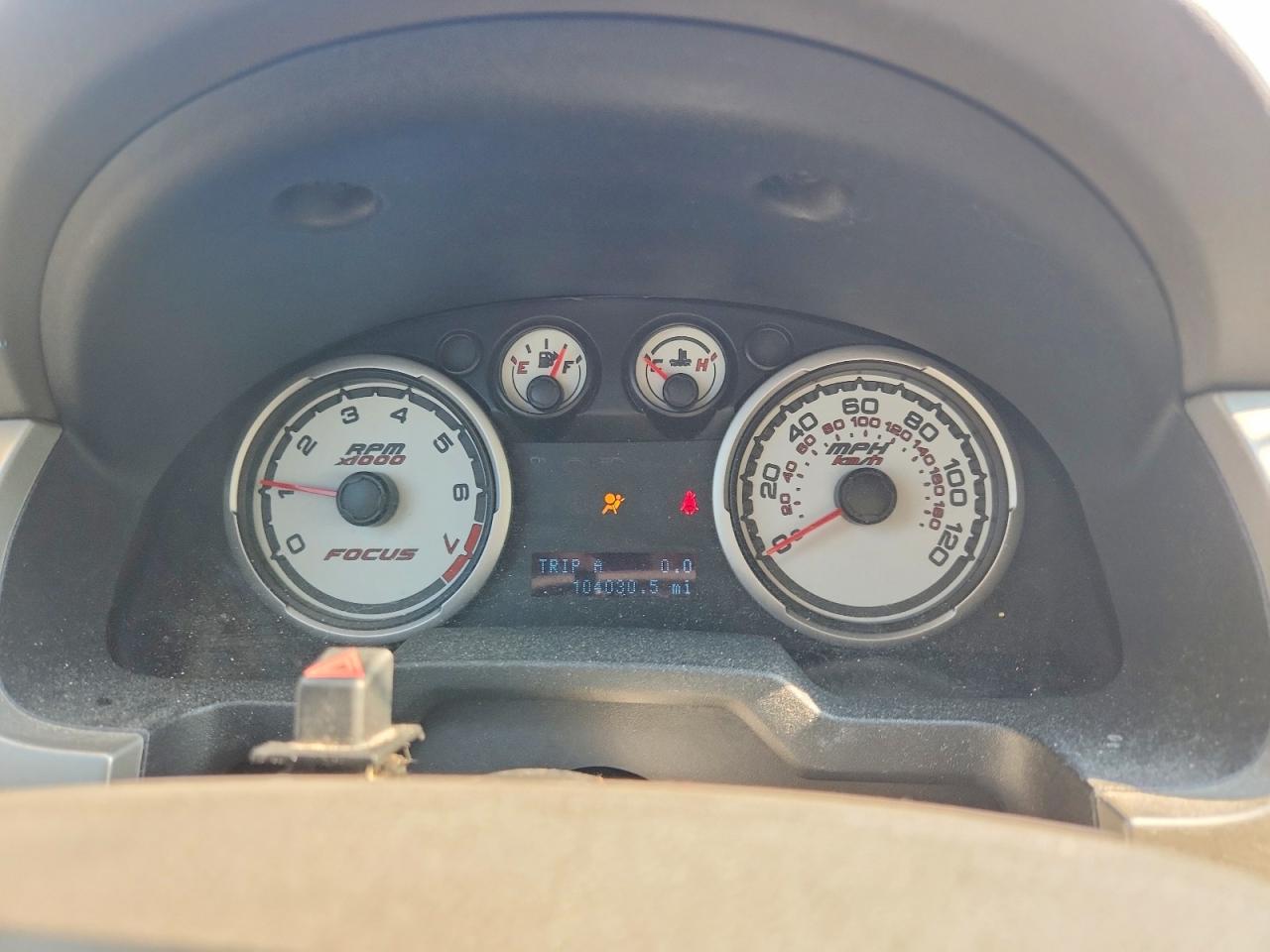 2008 Ford Focus Se Silver vin: 1FAHP35N28W300643