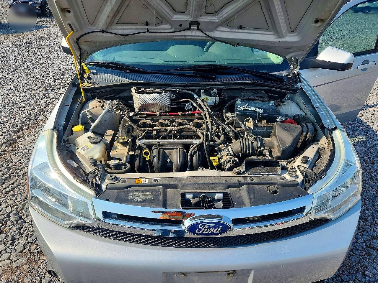 2008 Ford Focus Se Silver vin: 1FAHP35N28W300643