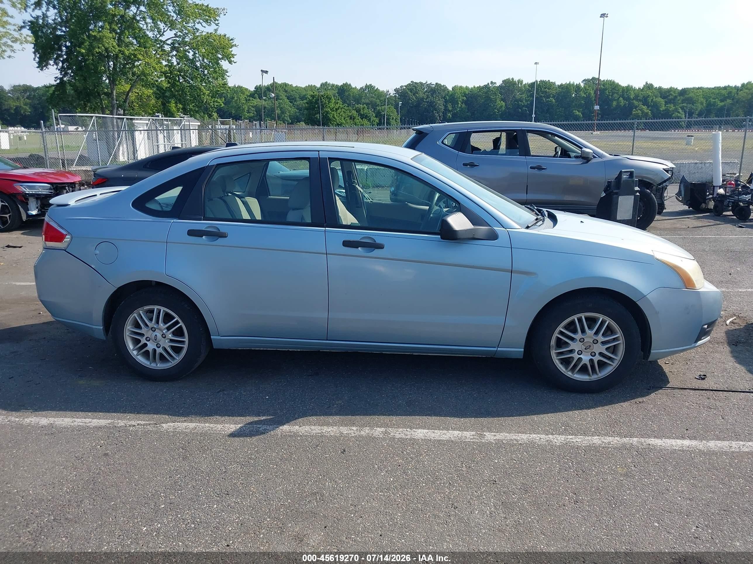 2009 Ford Focus Se Light Blue vin: 1FAHP35N29W101948