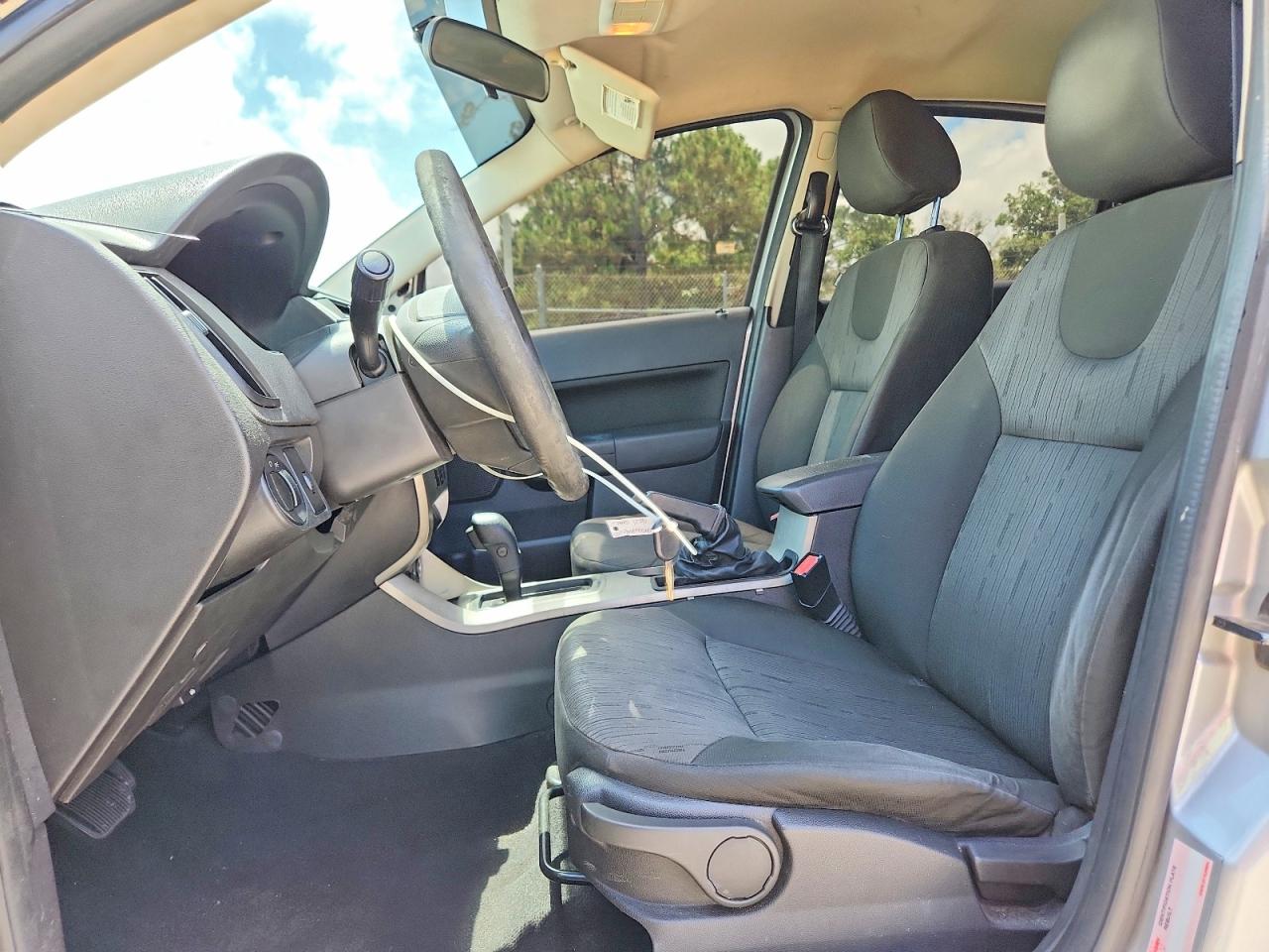 2009 Ford Focus Se Silver vin: 1FAHP35N29W128437