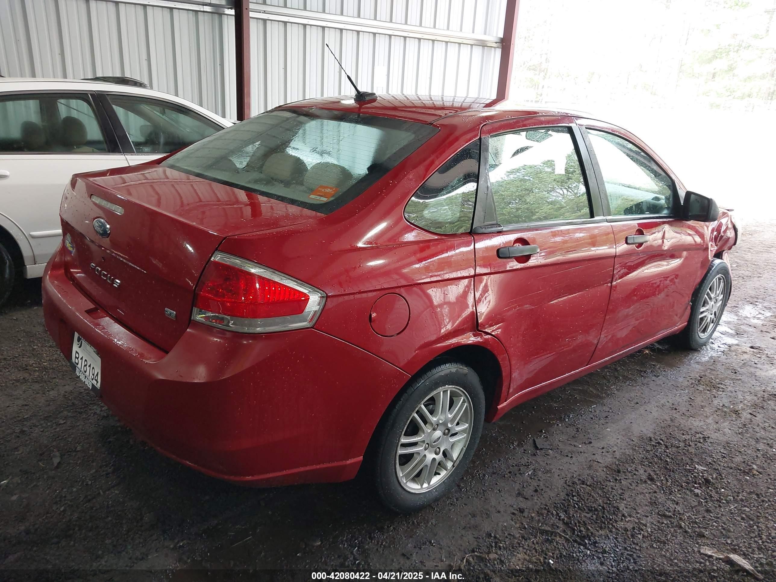 2009 Ford Focus Se Red vin: 1FAHP35N29W148929