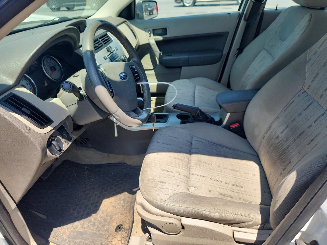 2009 Ford Focus Se White vin: 1FAHP35N29W163057