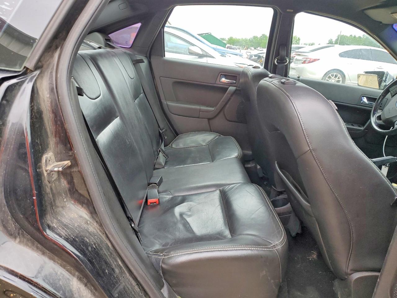 2008 Ford Focus Se Black vin: 1FAHP35N38W100421