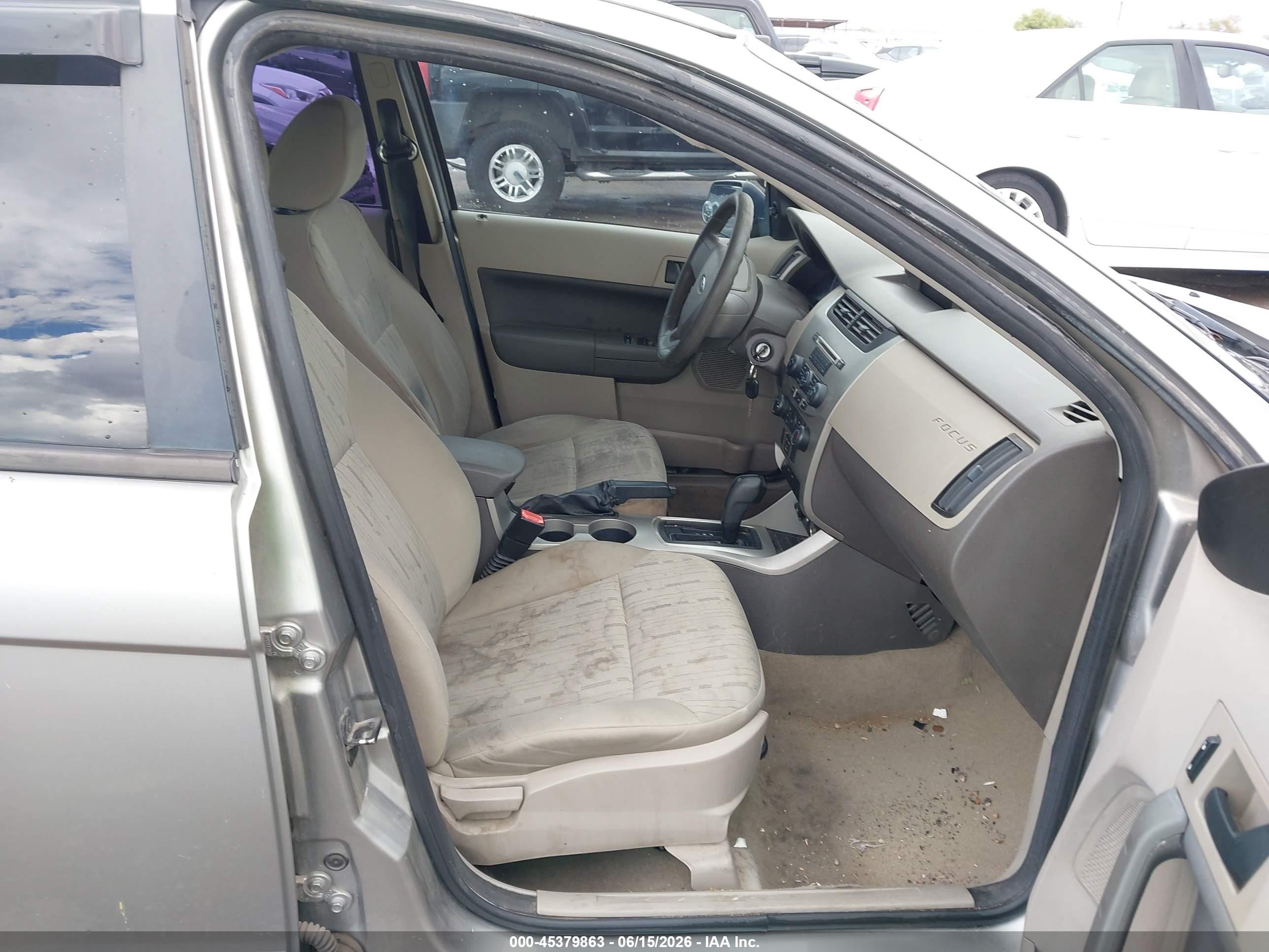 2008 Ford Focus Se Gray vin: 1FAHP35N38W115484