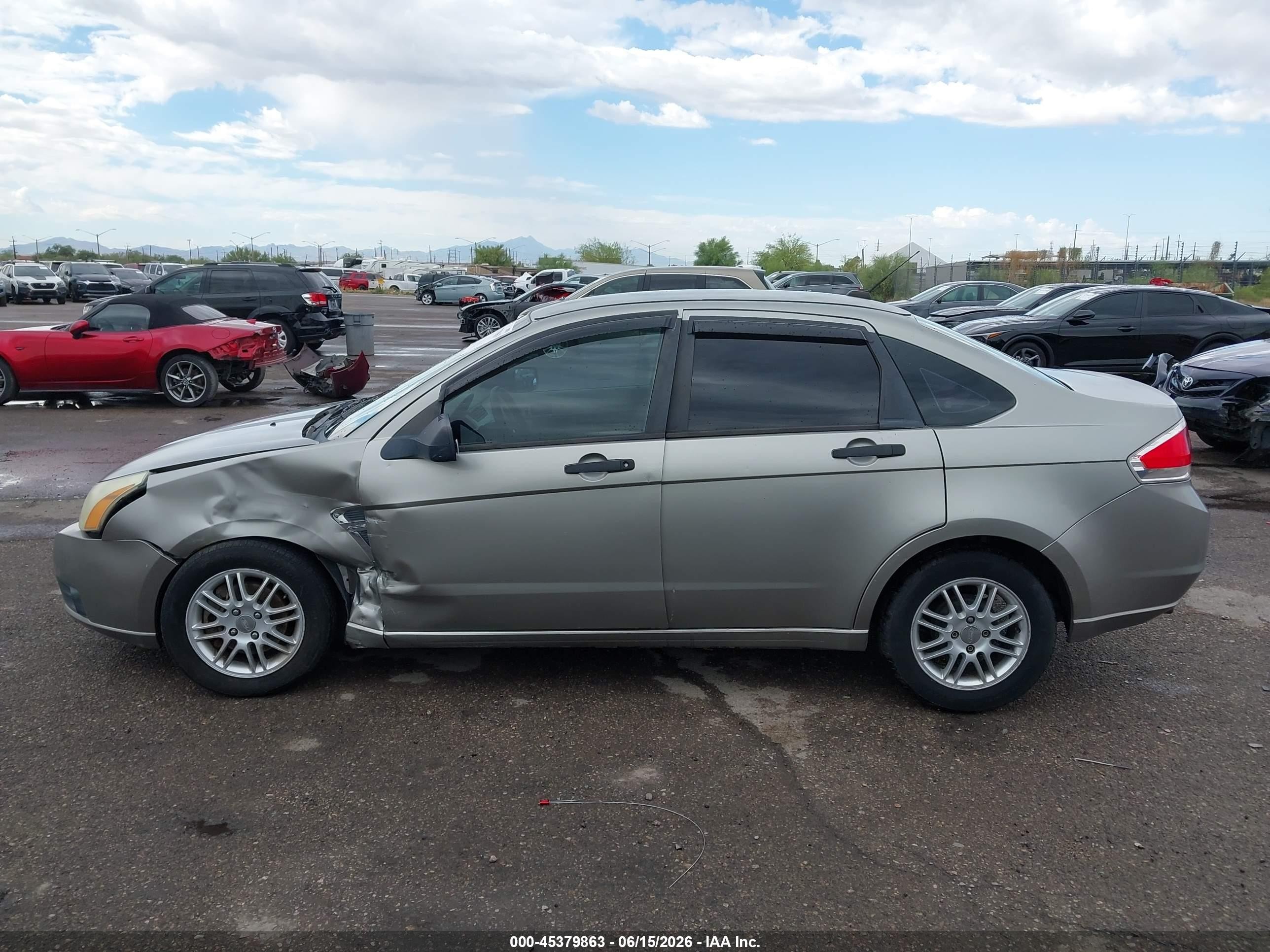 2008 Ford Focus Se Gray vin: 1FAHP35N38W115484