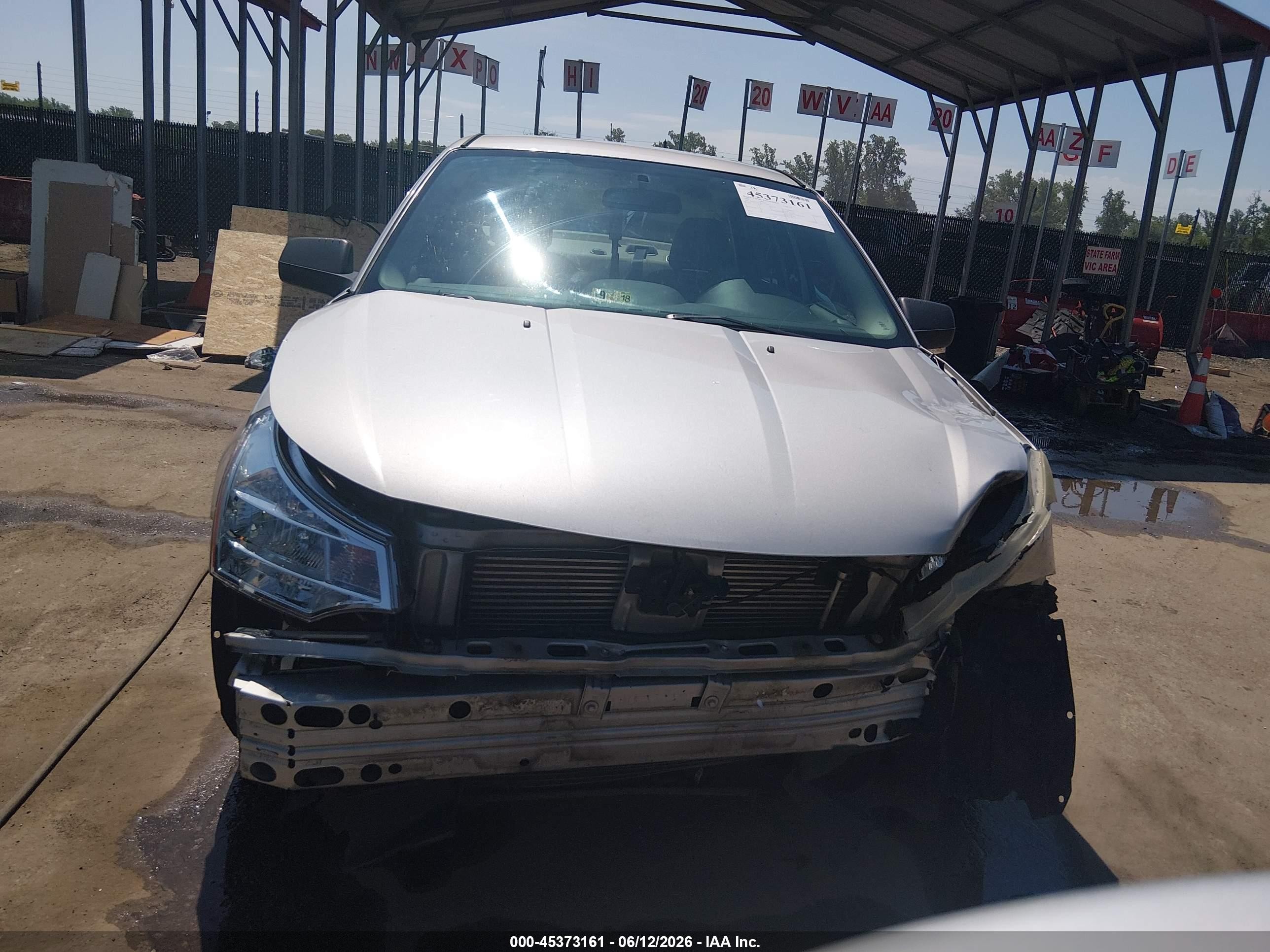 2008 Ford Focus Se/ses Silver vin: 1FAHP35N38W140269