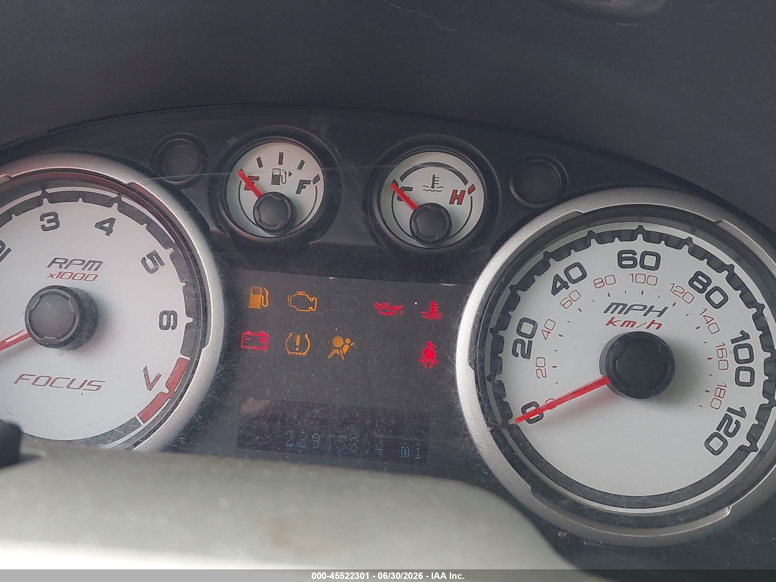 2008 Ford Focus Se/ses Красный vin: 1FAHP35N38W142748