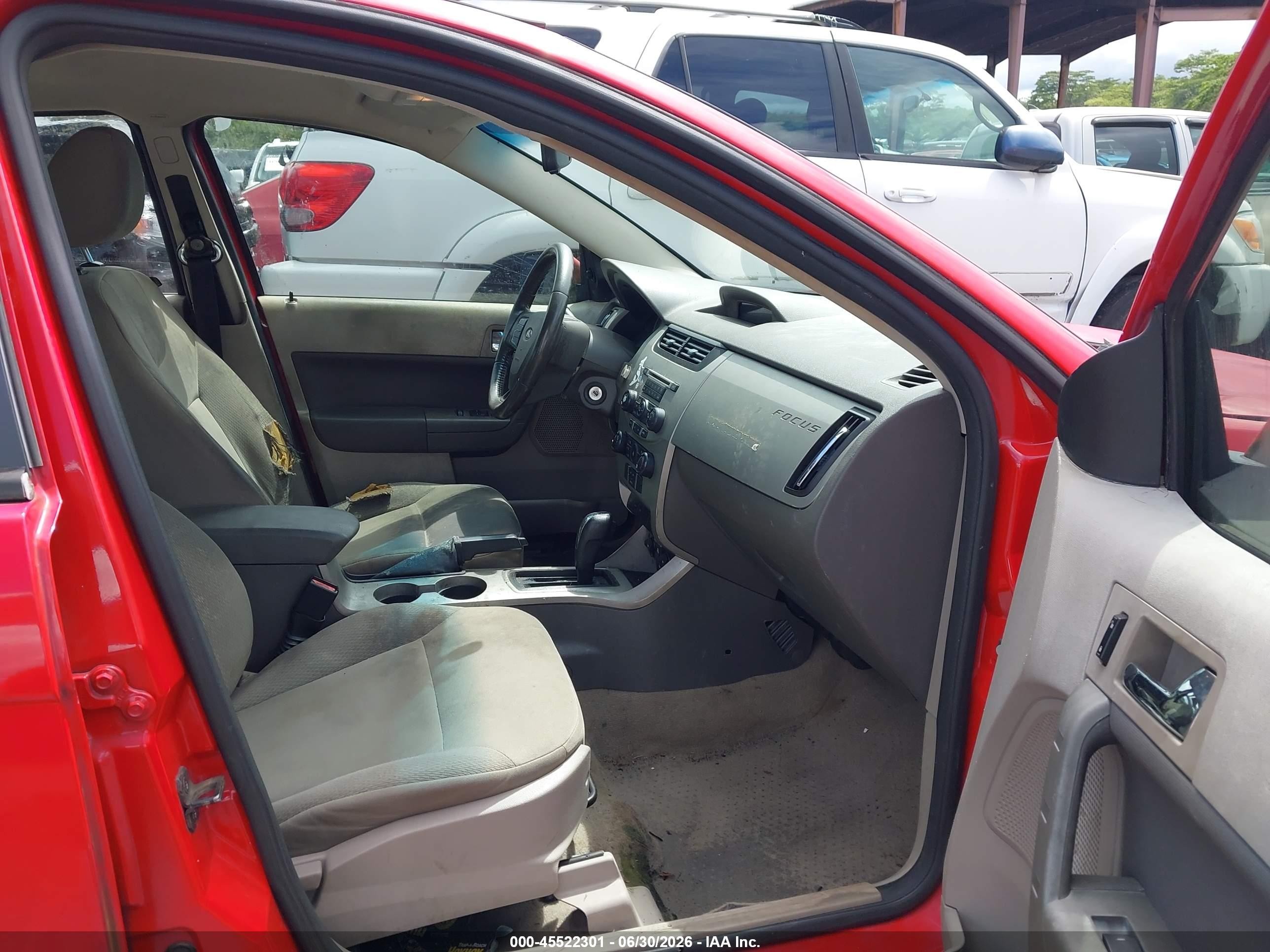 2008 Ford Focus Se/ses Красный vin: 1FAHP35N38W142748