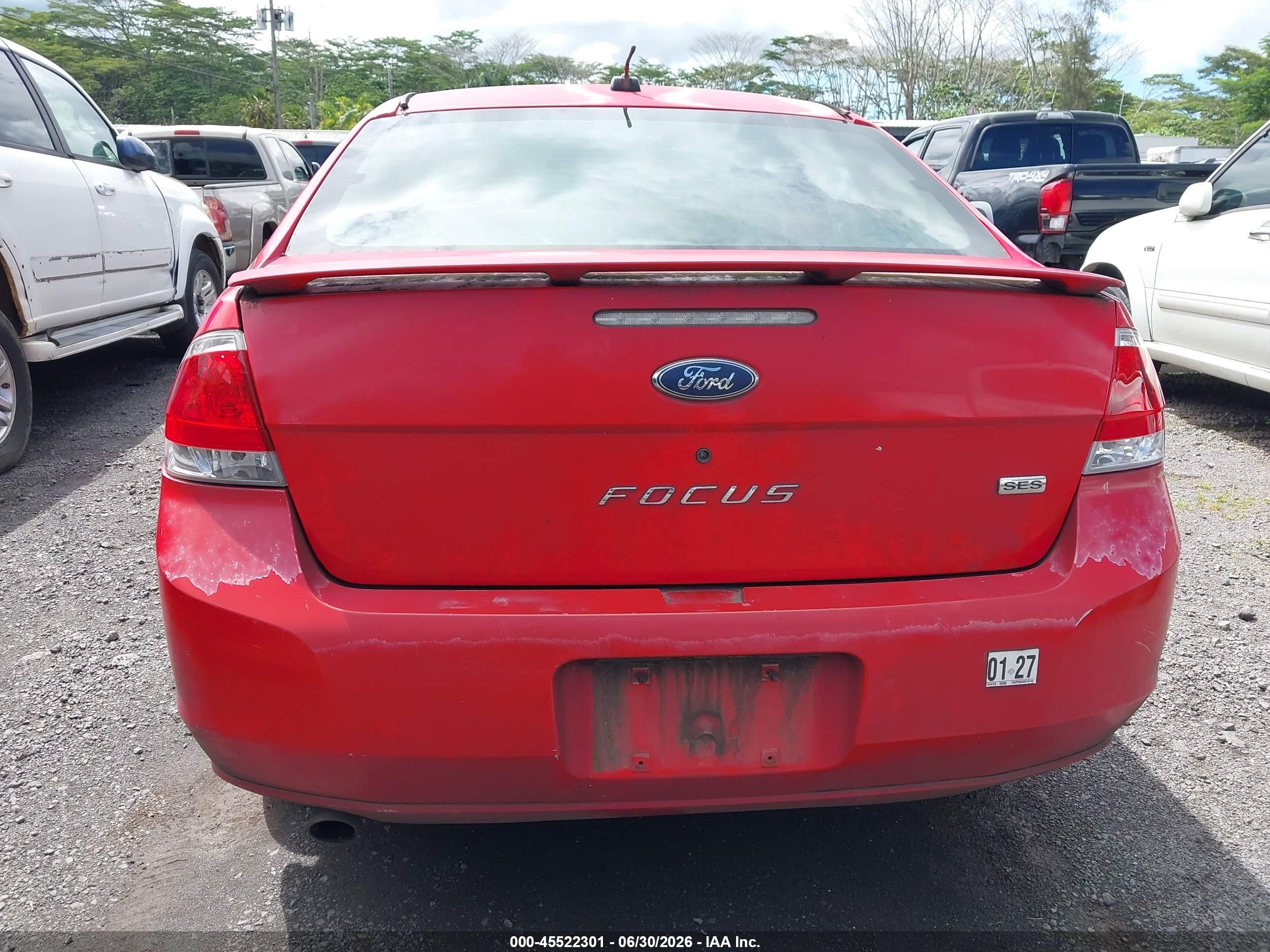 2008 Ford Focus Se/ses Красный vin: 1FAHP35N38W142748