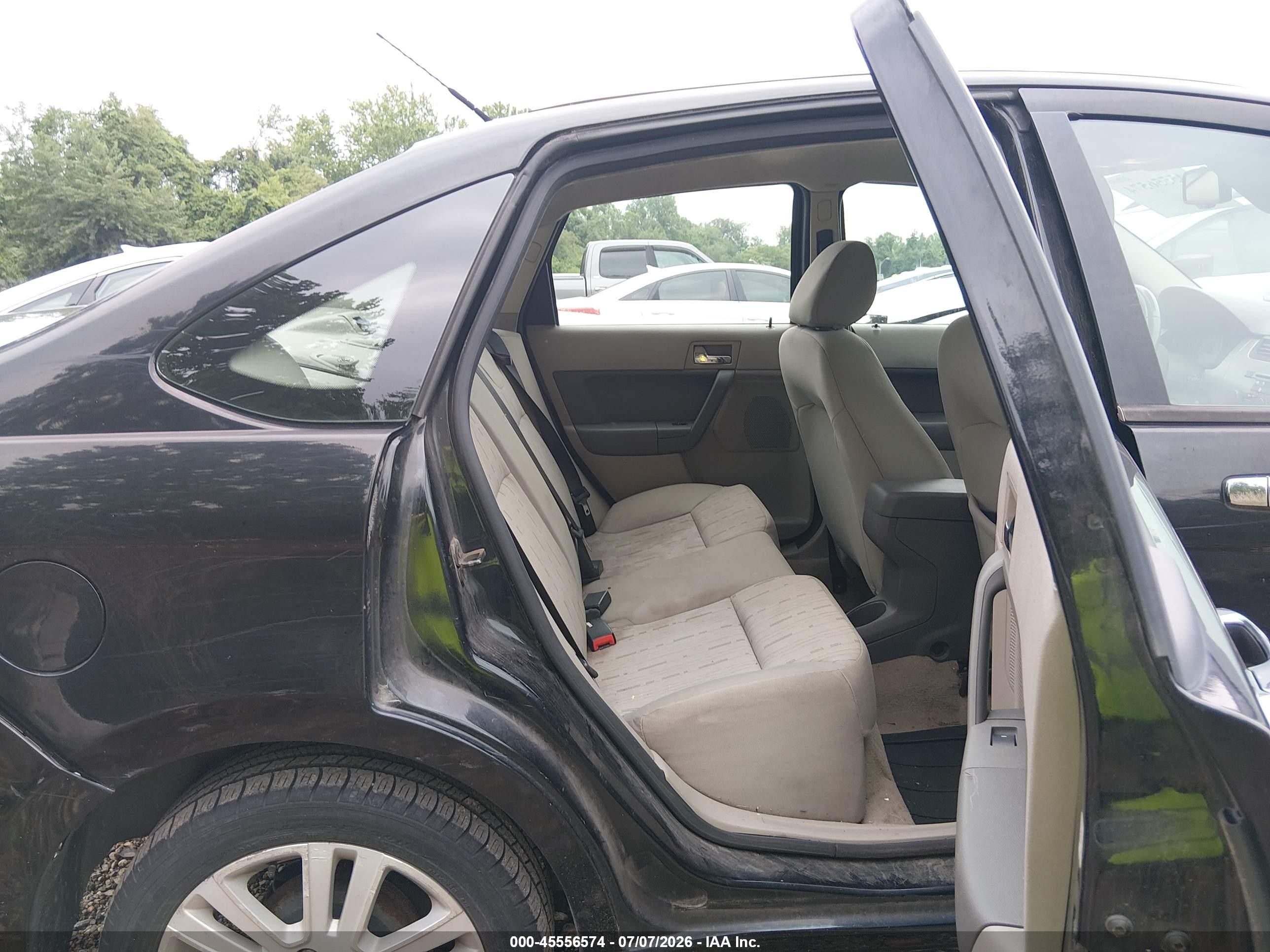 2008 Ford Focus Se/ses Black vin: 1FAHP35N38W233423