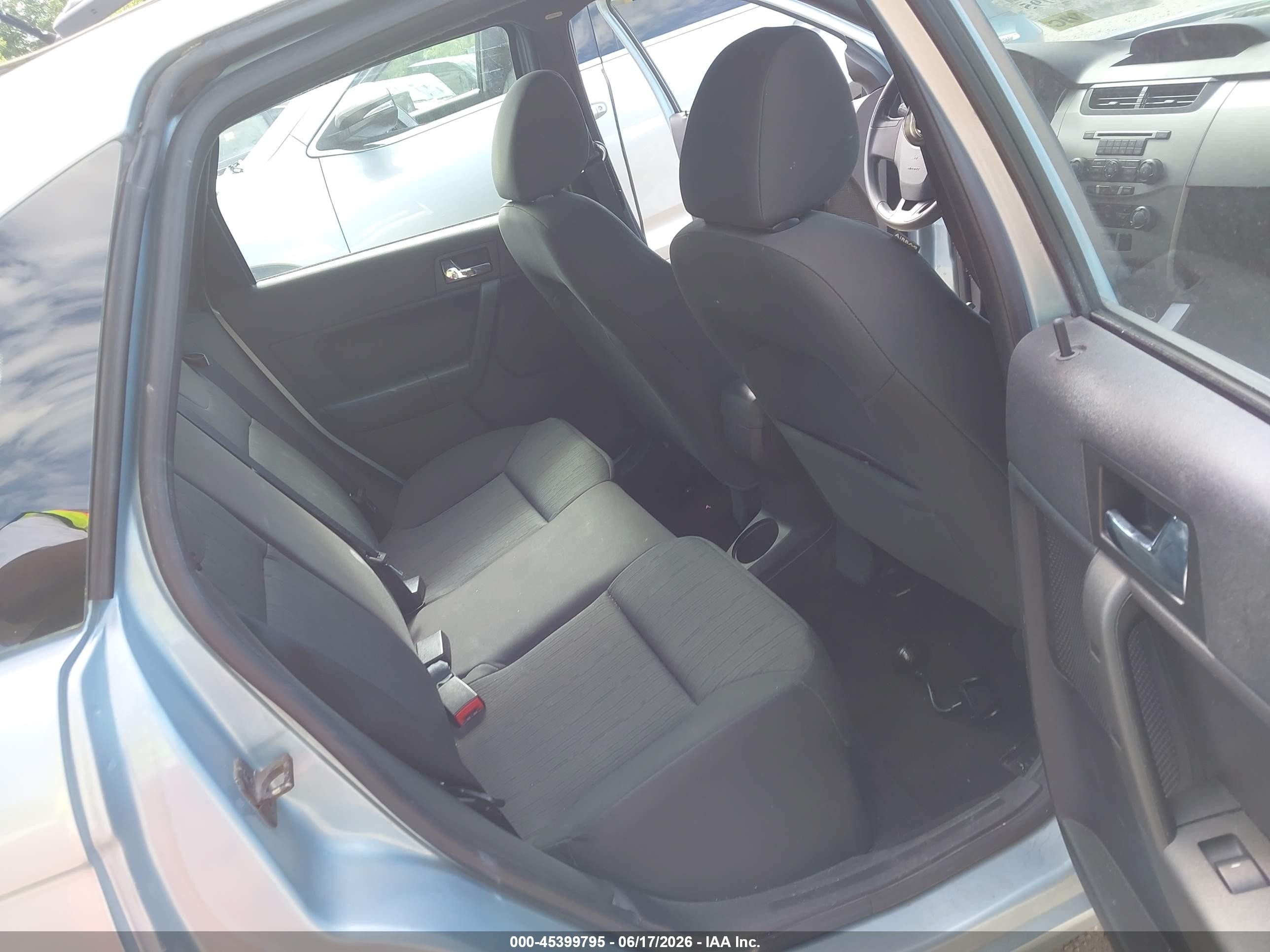 2008 Ford Focus Se/ses Light Blue vin: 1FAHP35N38W246950