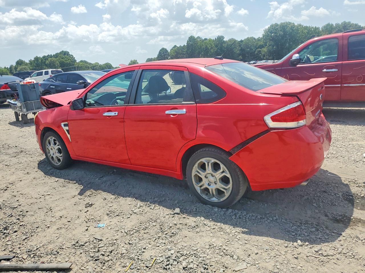2008 Ford Focus Se Красный vin: 1FAHP35N38W269287