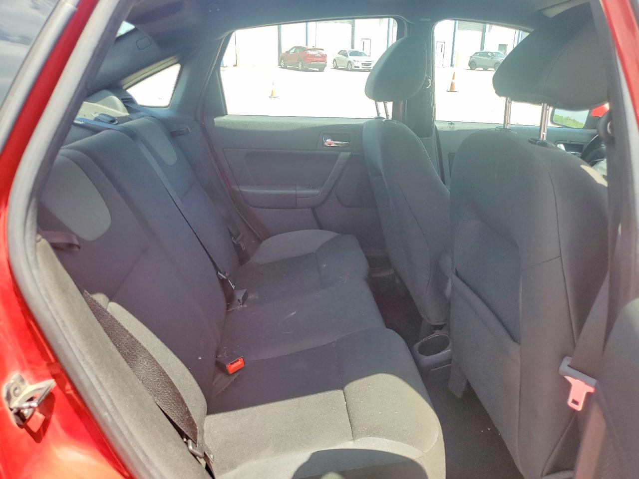2008 Ford Focus Se Красный vin: 1FAHP35N38W269287