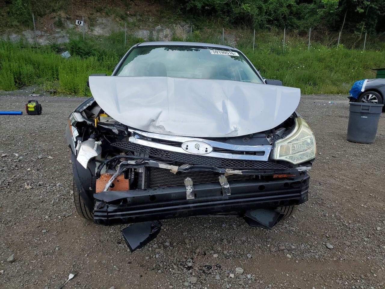 2008 Ford Focus Se Silver vin: 1FAHP35N38W284548