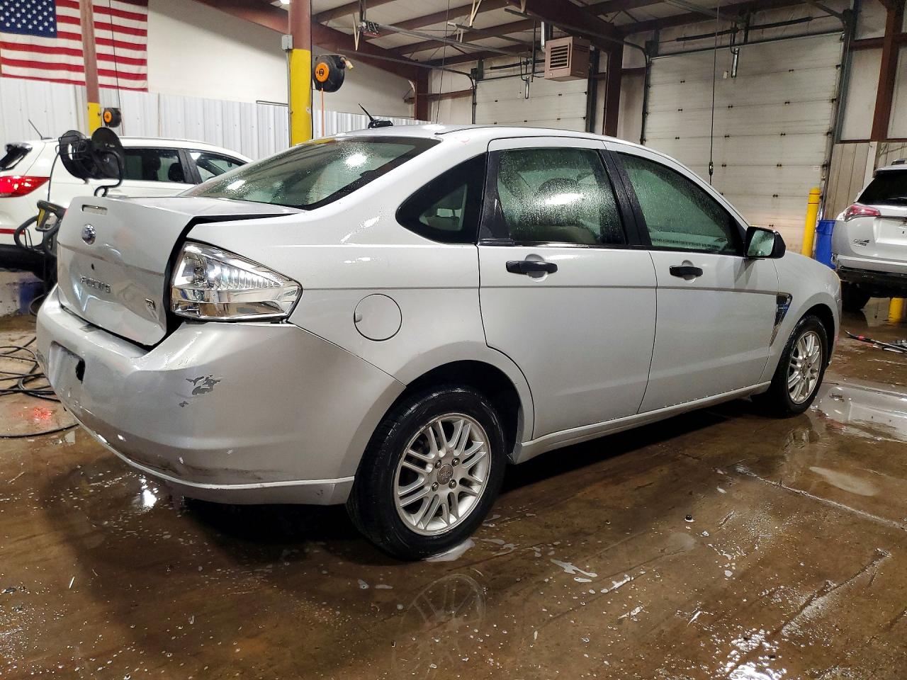 2008 Ford Focus Se Silver vin: 1FAHP35N38W292326