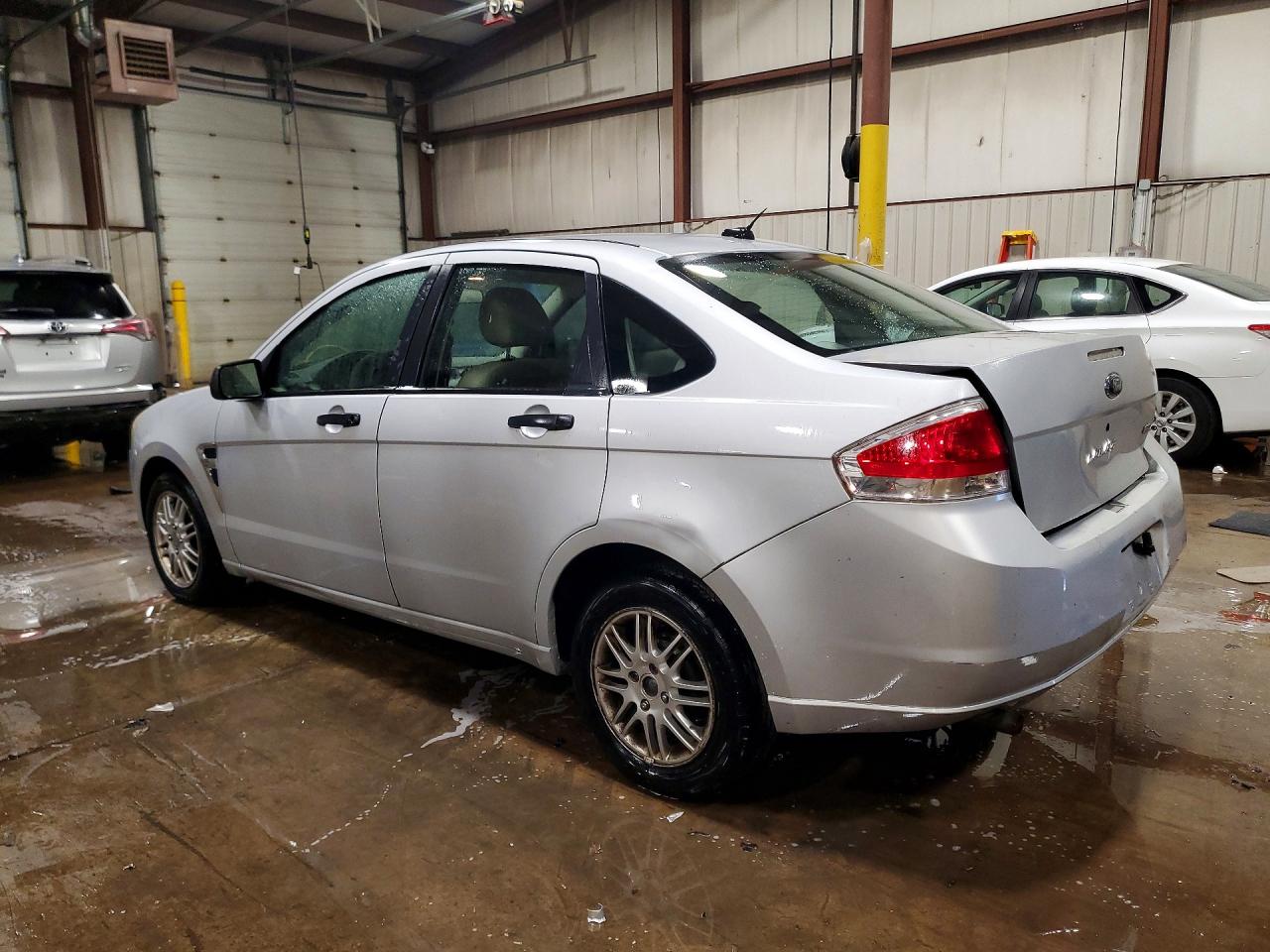 2008 Ford Focus Se Silver vin: 1FAHP35N38W292326