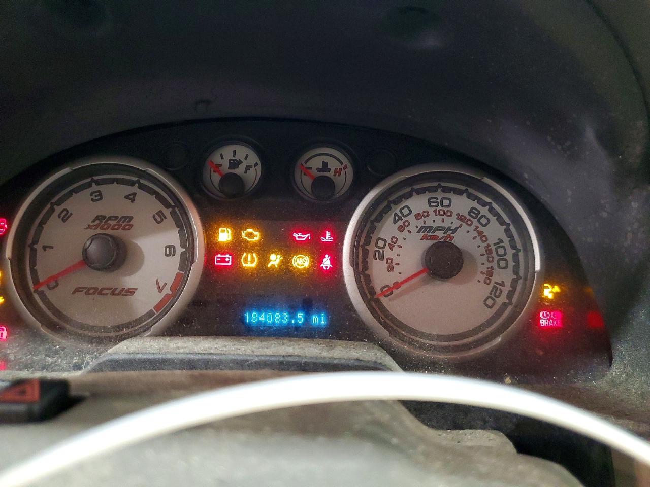 2008 Ford Focus Se Silver vin: 1FAHP35N38W292326
