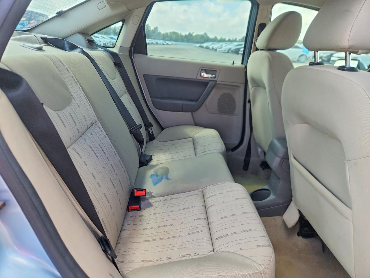 2008 Ford Focus Se Blue vin: 1FAHP35N38W298899