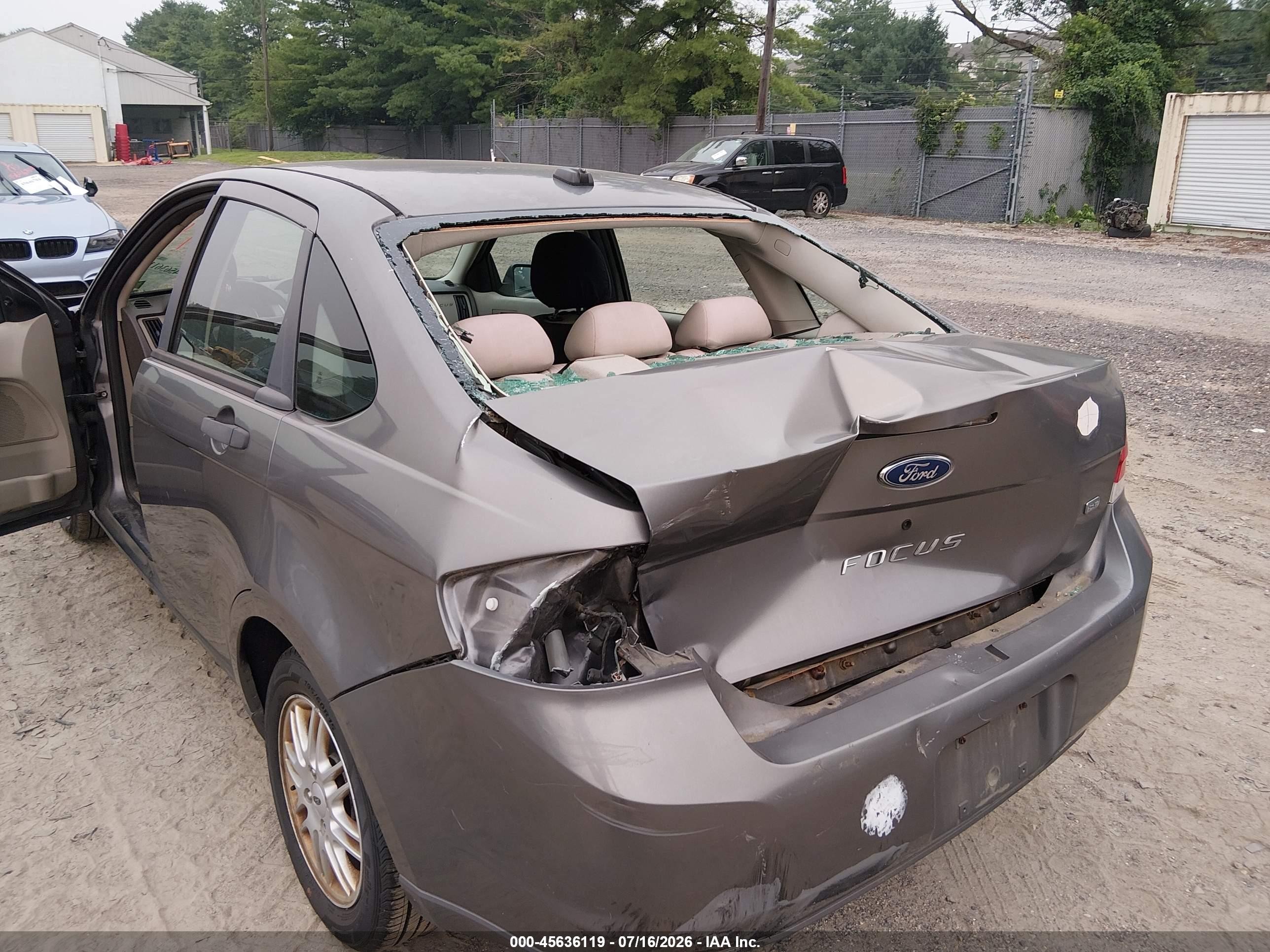 2009 Ford Focus Se Золотой vin: 1FAHP35N39W128446