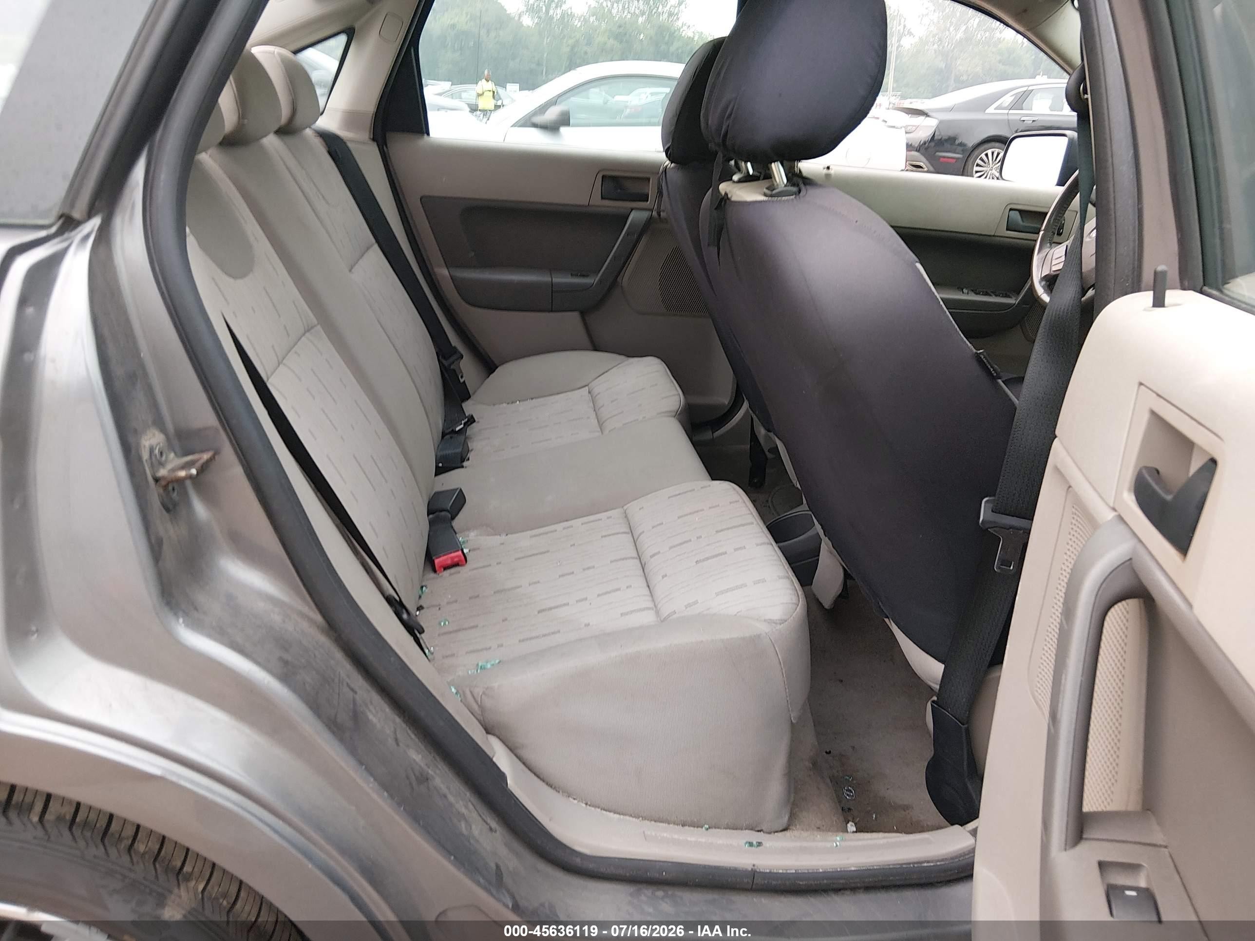 2009 Ford Focus Se Золотой vin: 1FAHP35N39W128446