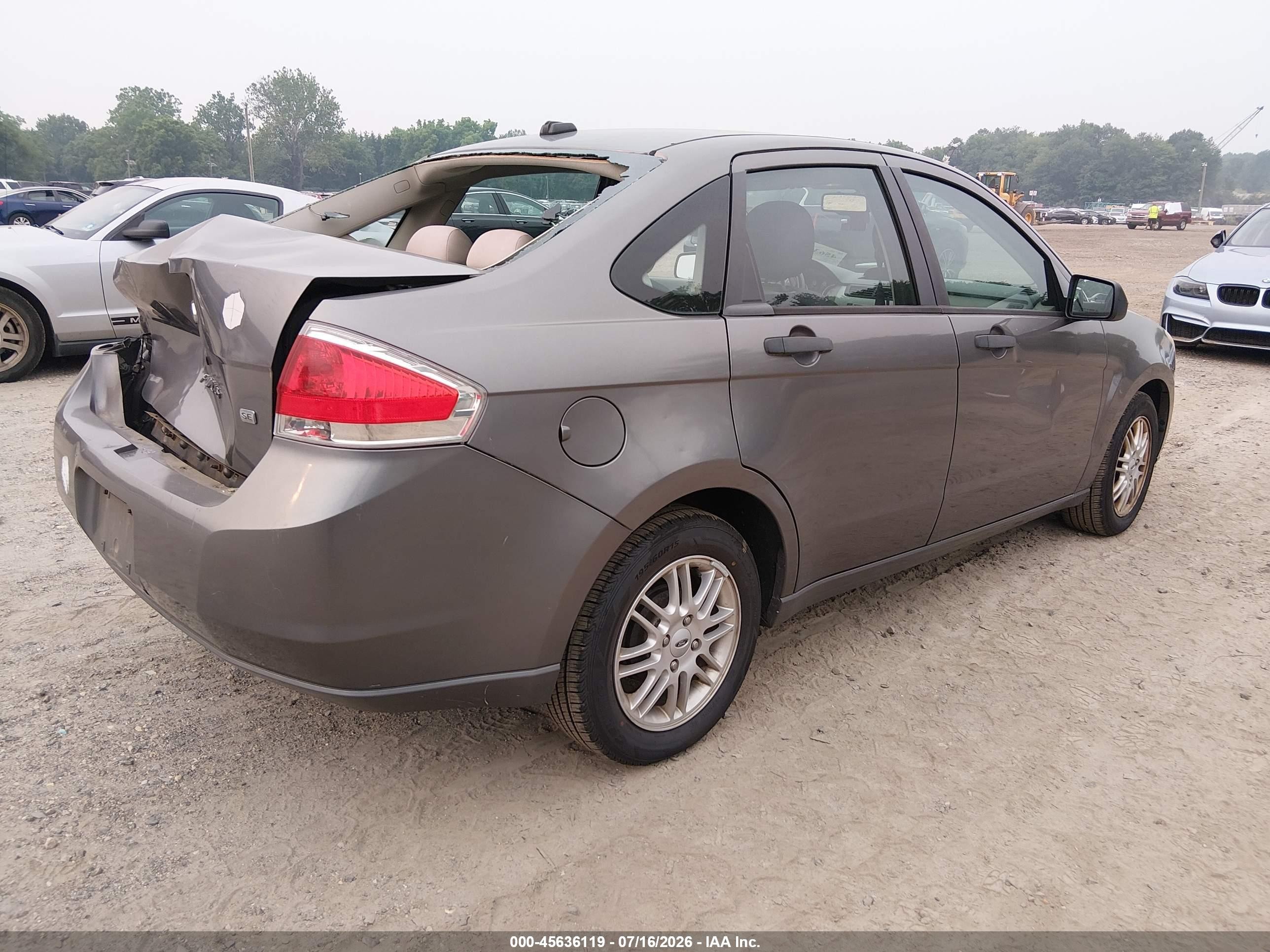 2009 Ford Focus Se Золотой vin: 1FAHP35N39W128446