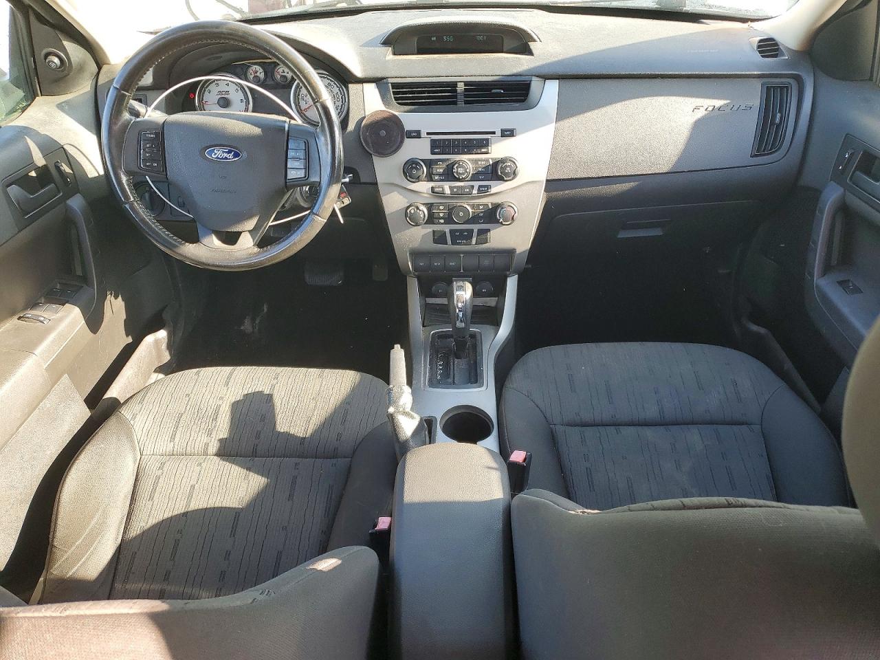 2009 Ford Focus Se White vin: 1FAHP35N39W135901