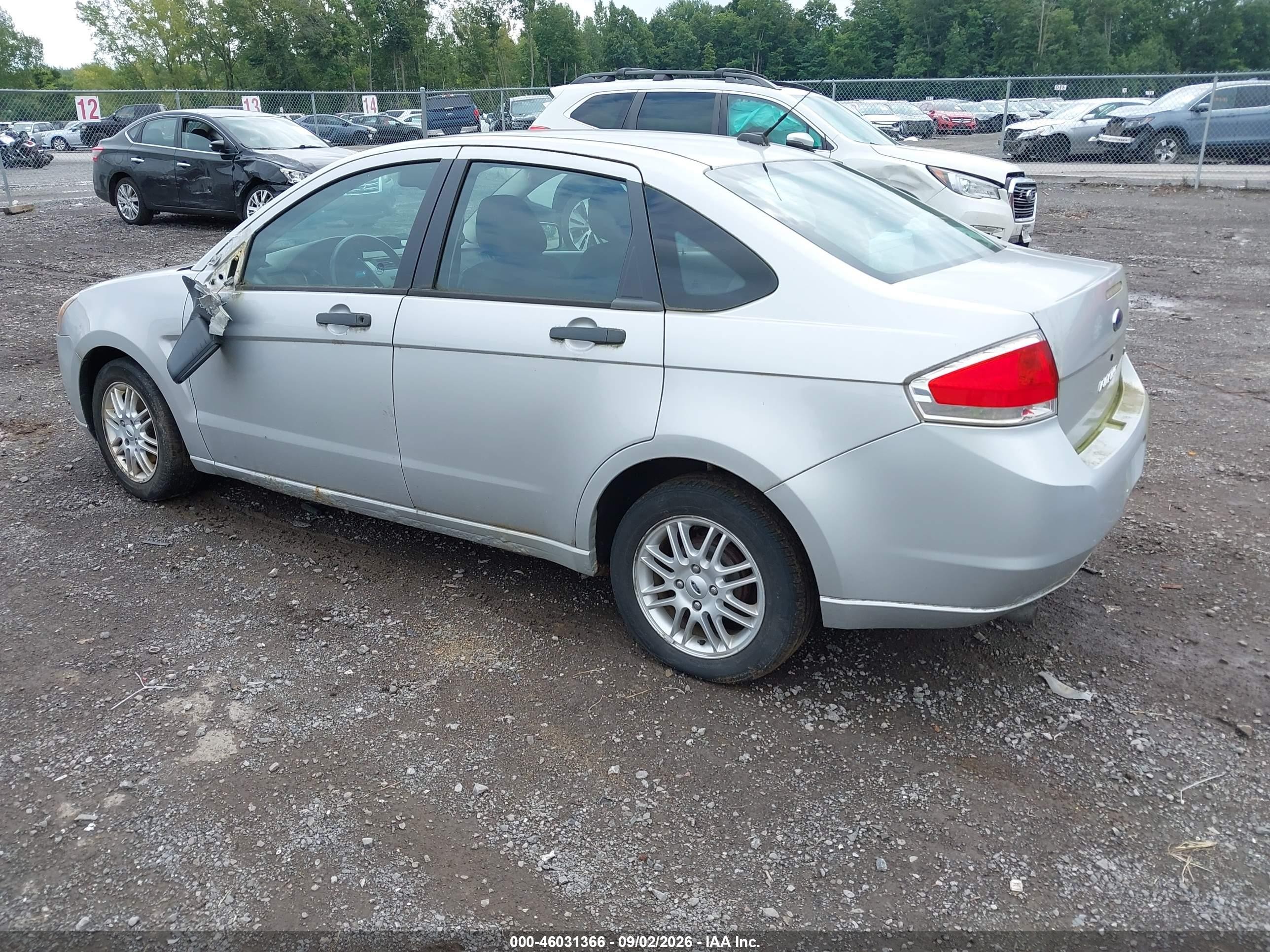 2009 Ford Focus Se Silver vin: 1FAHP35N39W139317