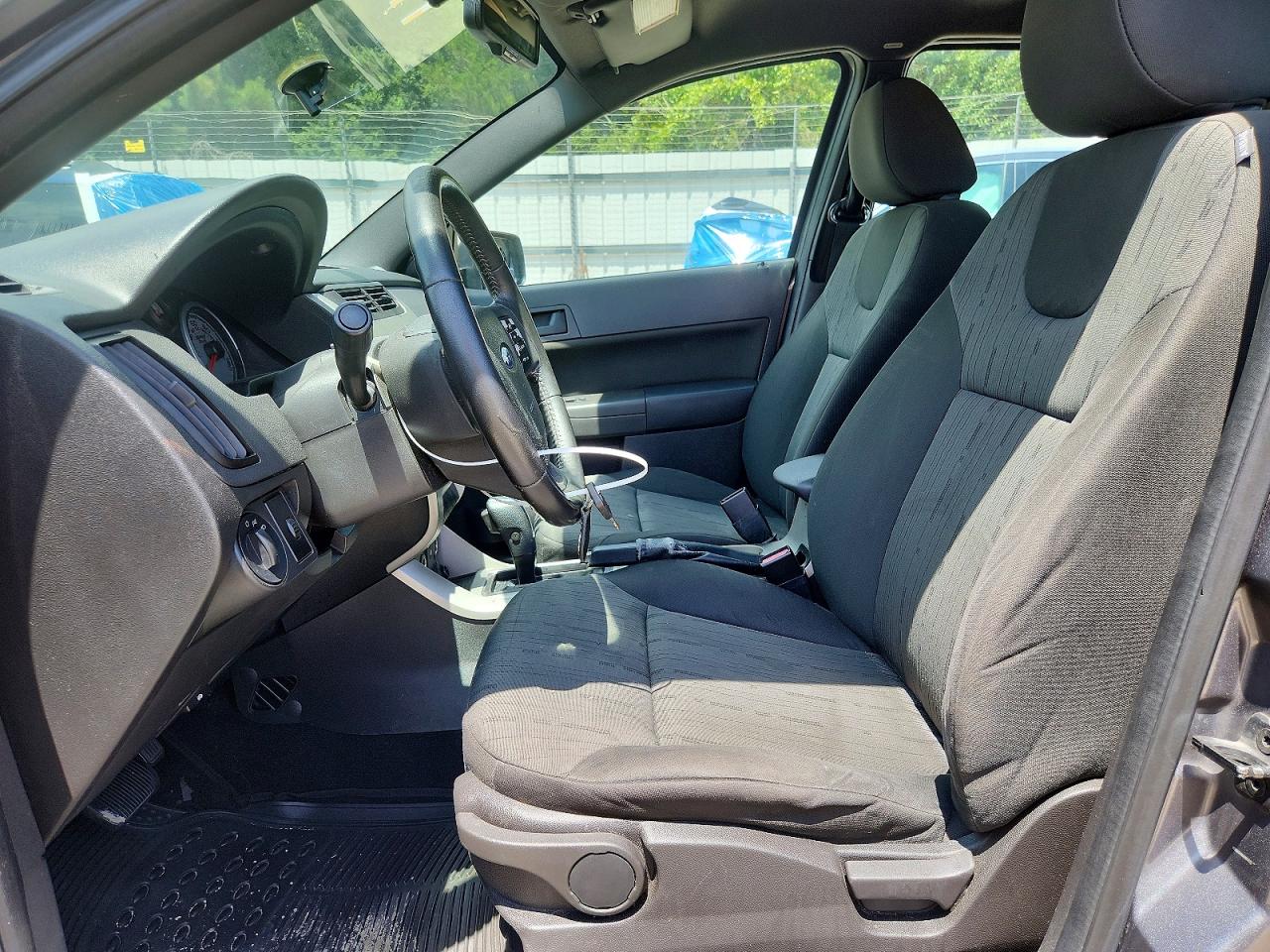2009 Ford Focus Se Серый vin: 1FAHP35N39W199064