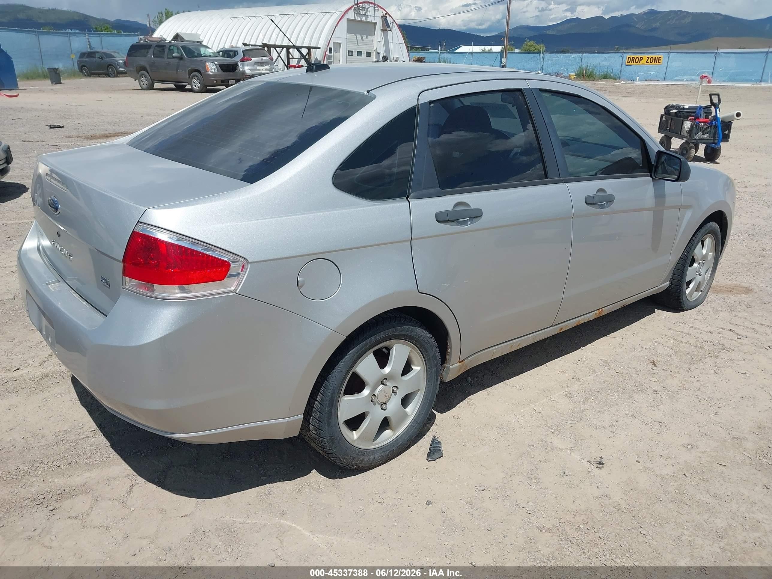 2009 Ford Focus Se Silver vin: 1FAHP35N39W244245