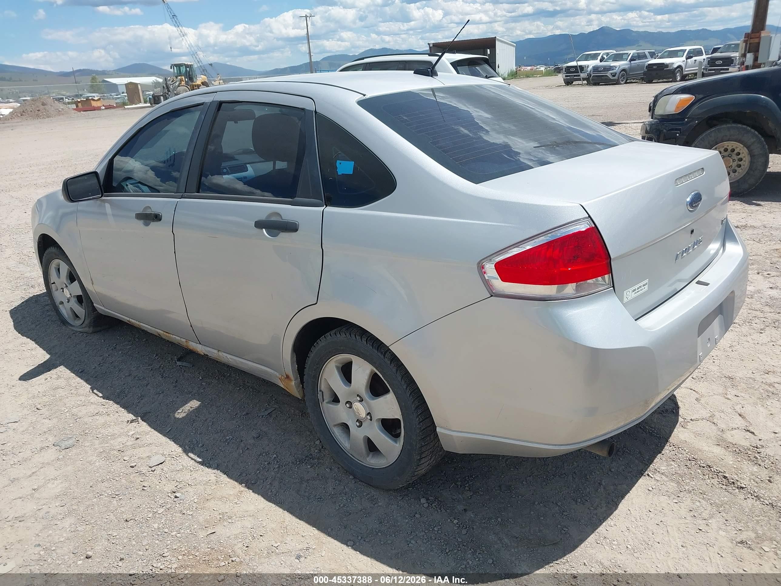 2009 Ford Focus Se Silver vin: 1FAHP35N39W244245