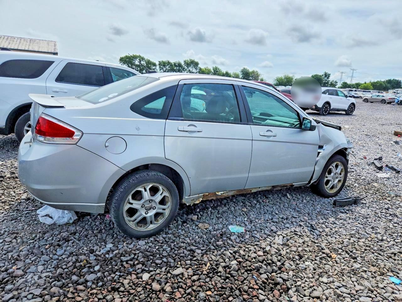 2008 Ford Focus Se Silver vin: 1FAHP35N48W100430