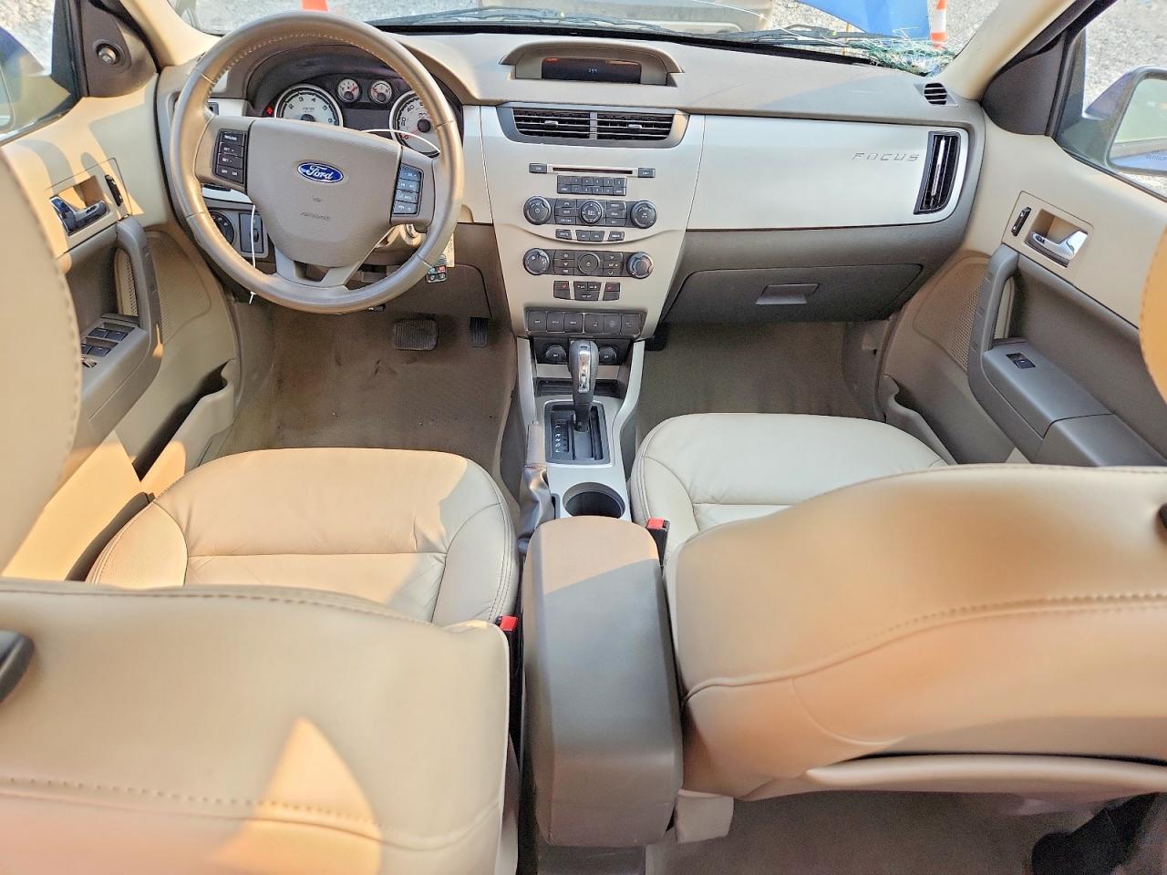 2008 Ford Focus Se Blue vin: 1FAHP35N48W100749