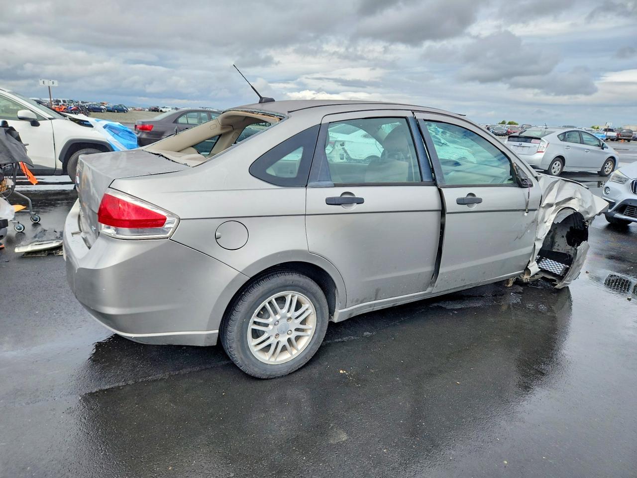 2008 Ford Focus Se Silver vin: 1FAHP35N48W116059