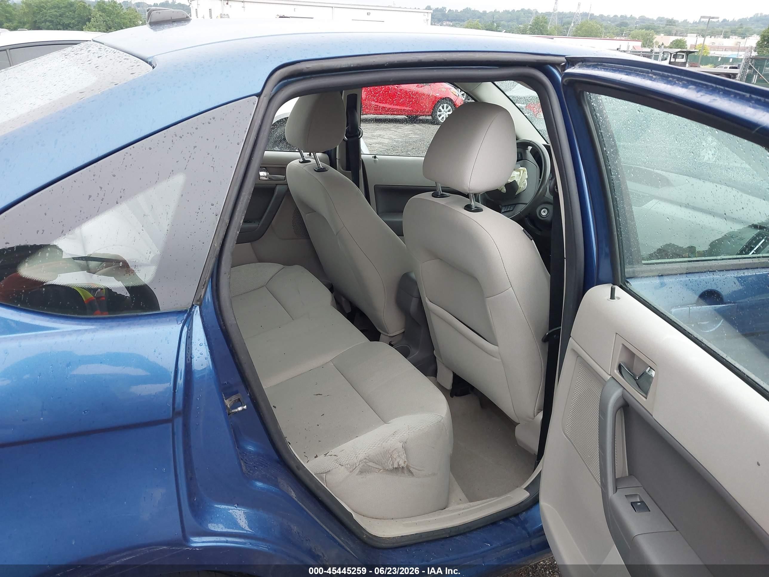 2008 Ford Focus Se/ses Blue vin: 1FAHP35N48W132522