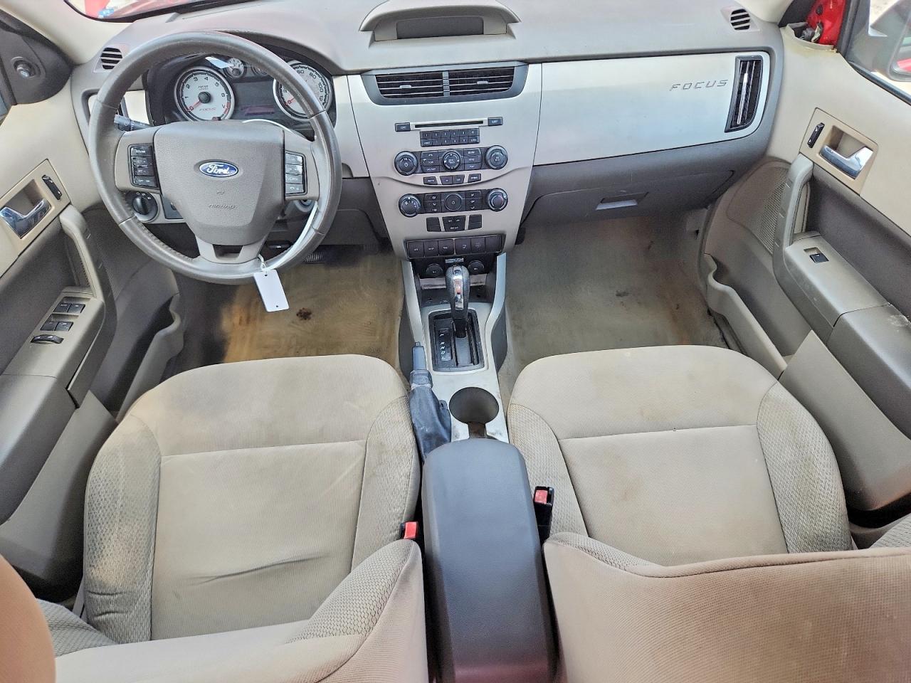 2008 Ford Focus Se Red vin: 1FAHP35N48W183373