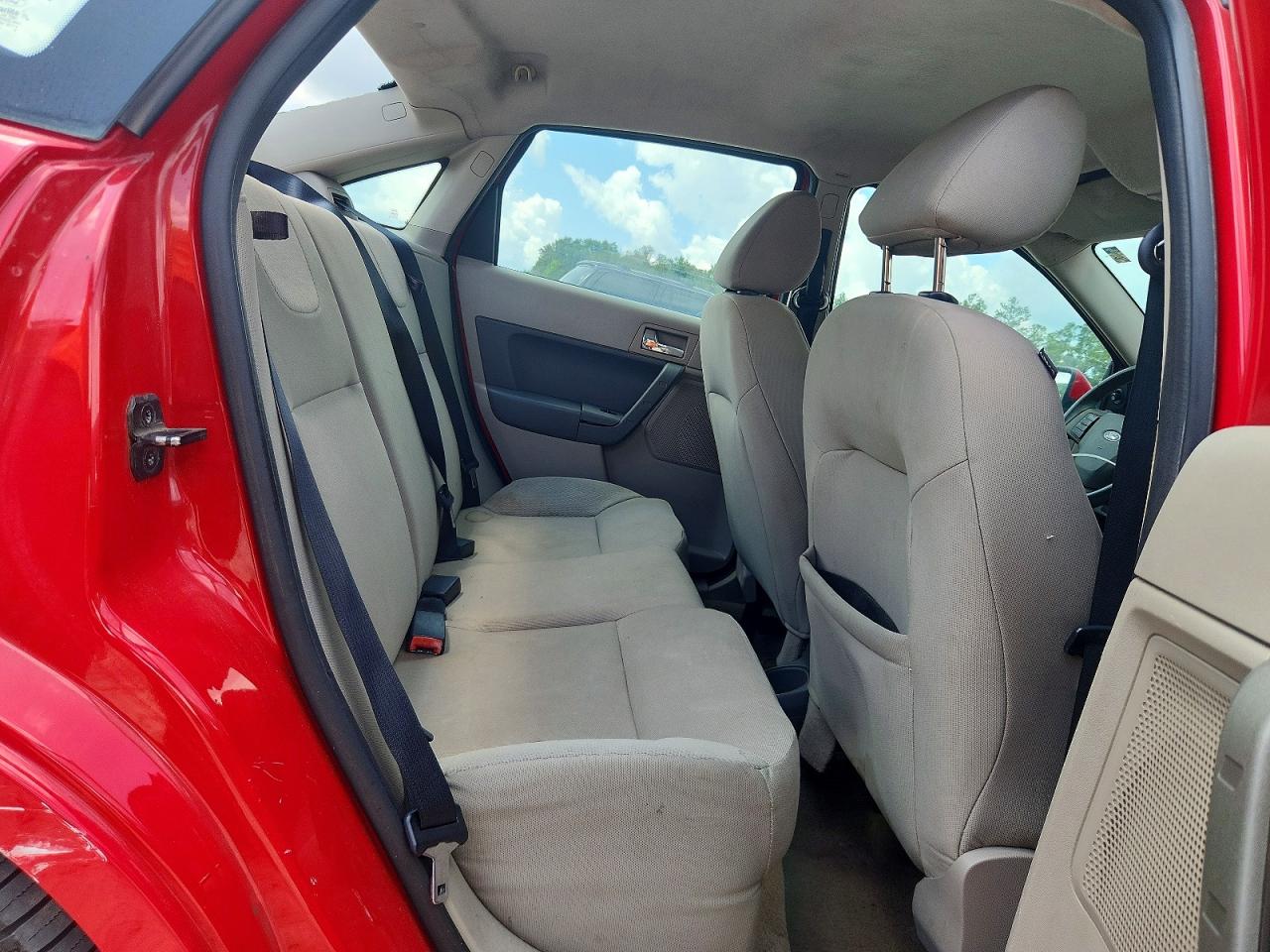 2008 Ford Focus Se Red vin: 1FAHP35N48W183373