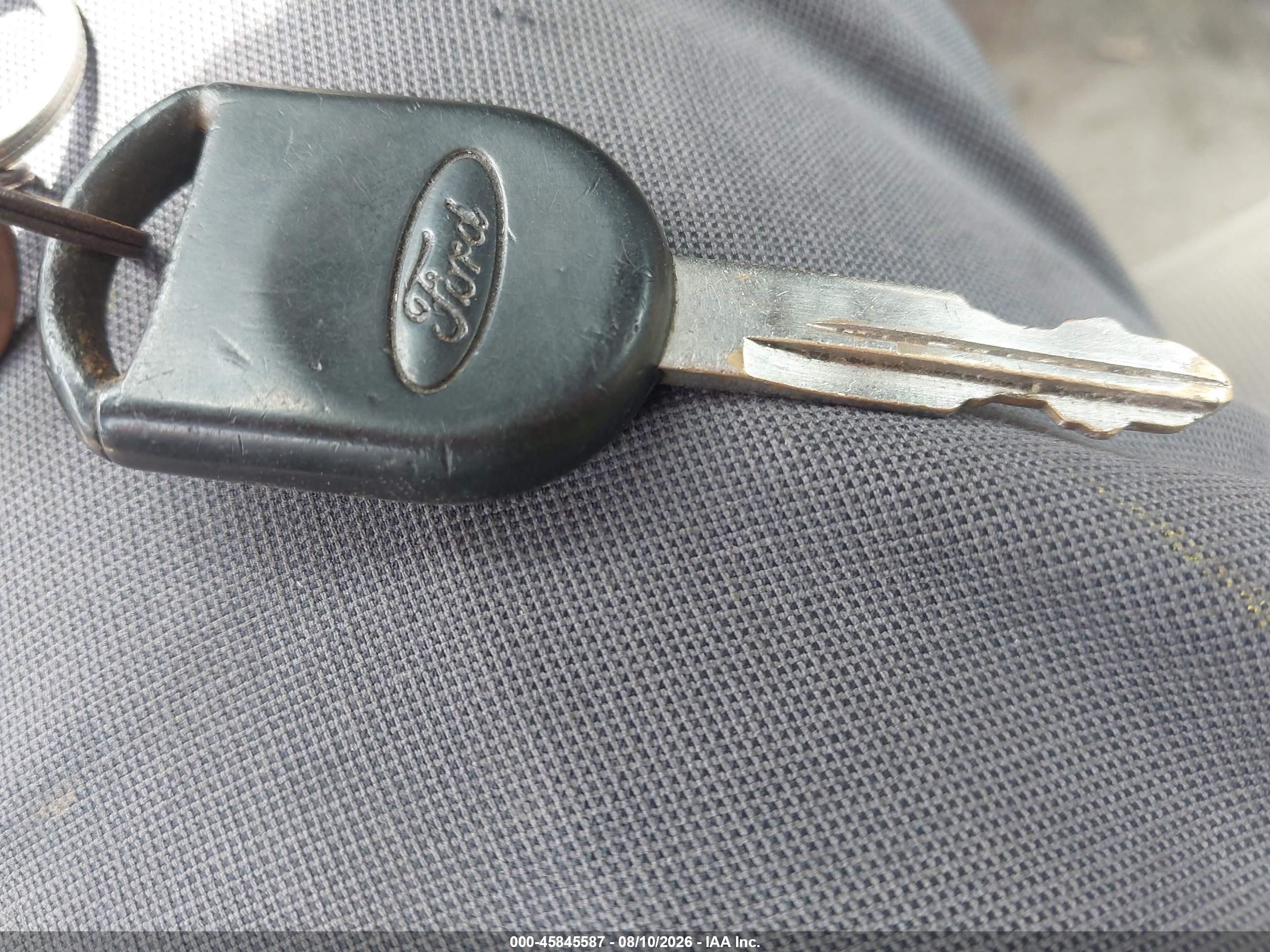 2008 Ford Focus Se/ses Серебряный vin: 1FAHP35N48W197287