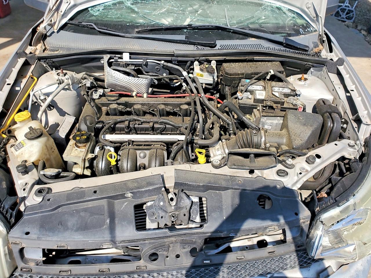 2008 Ford Focus Se Silver vin: 1FAHP35N48W216002