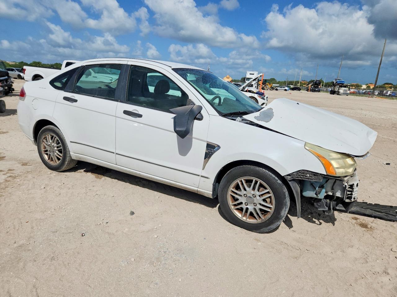 2008 Ford Focus Se White vin: 1FAHP35N48W222527
