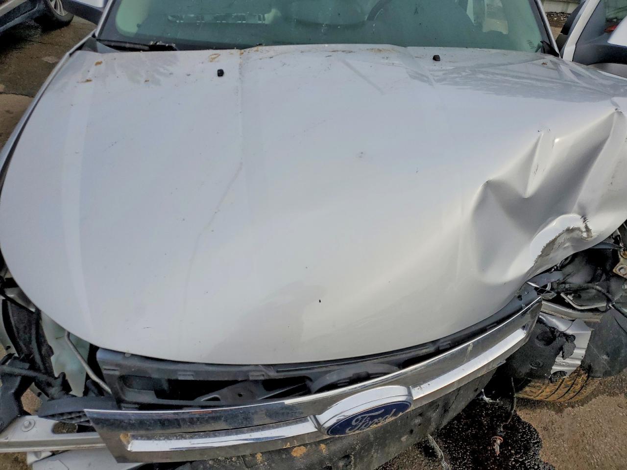 2008 Ford Focus Se Silver vin: 1FAHP35N48W237447