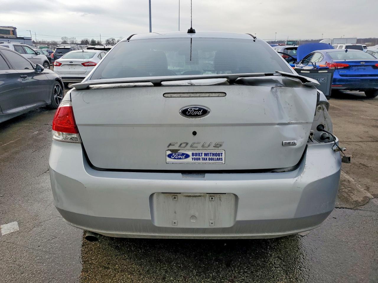 2008 Ford Focus Se Silver vin: 1FAHP35N48W237447