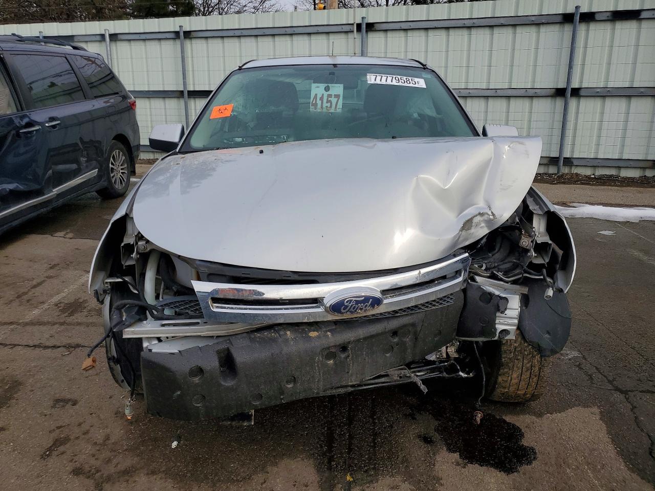 2008 Ford Focus Se Silver vin: 1FAHP35N48W237447