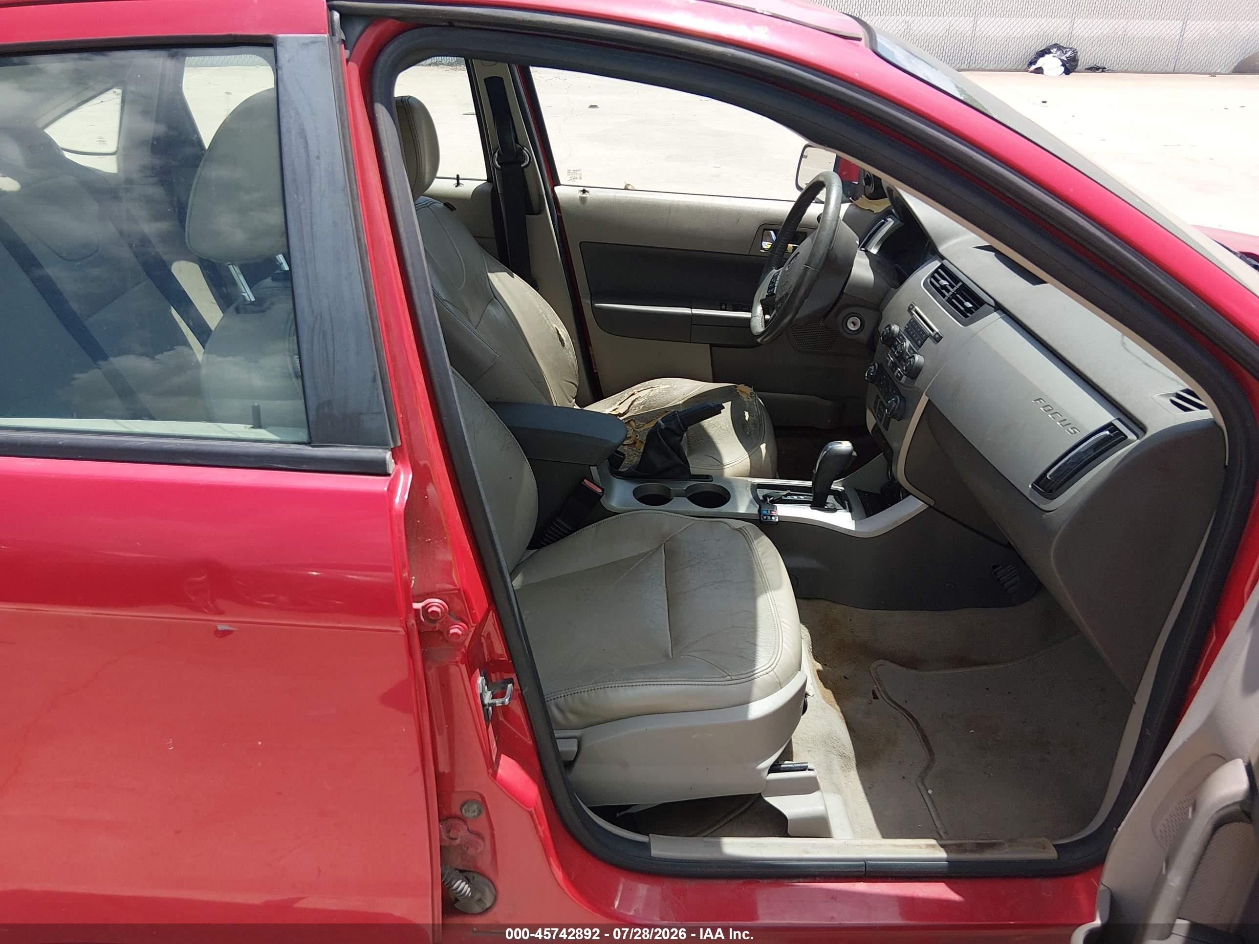 2008 Ford Focus Se/ses Red vin: 1FAHP35N48W248223