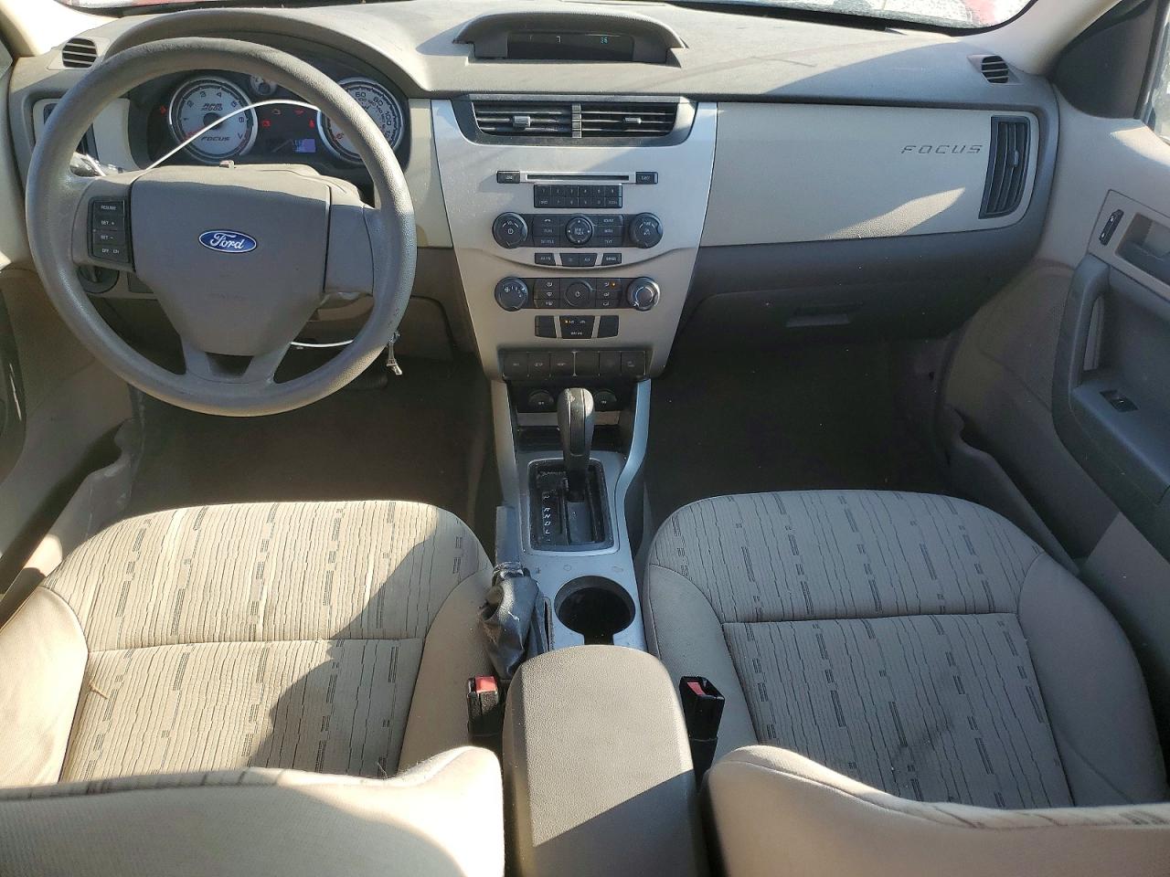 2008 Ford Focus Se Red vin: 1FAHP35N48W269783