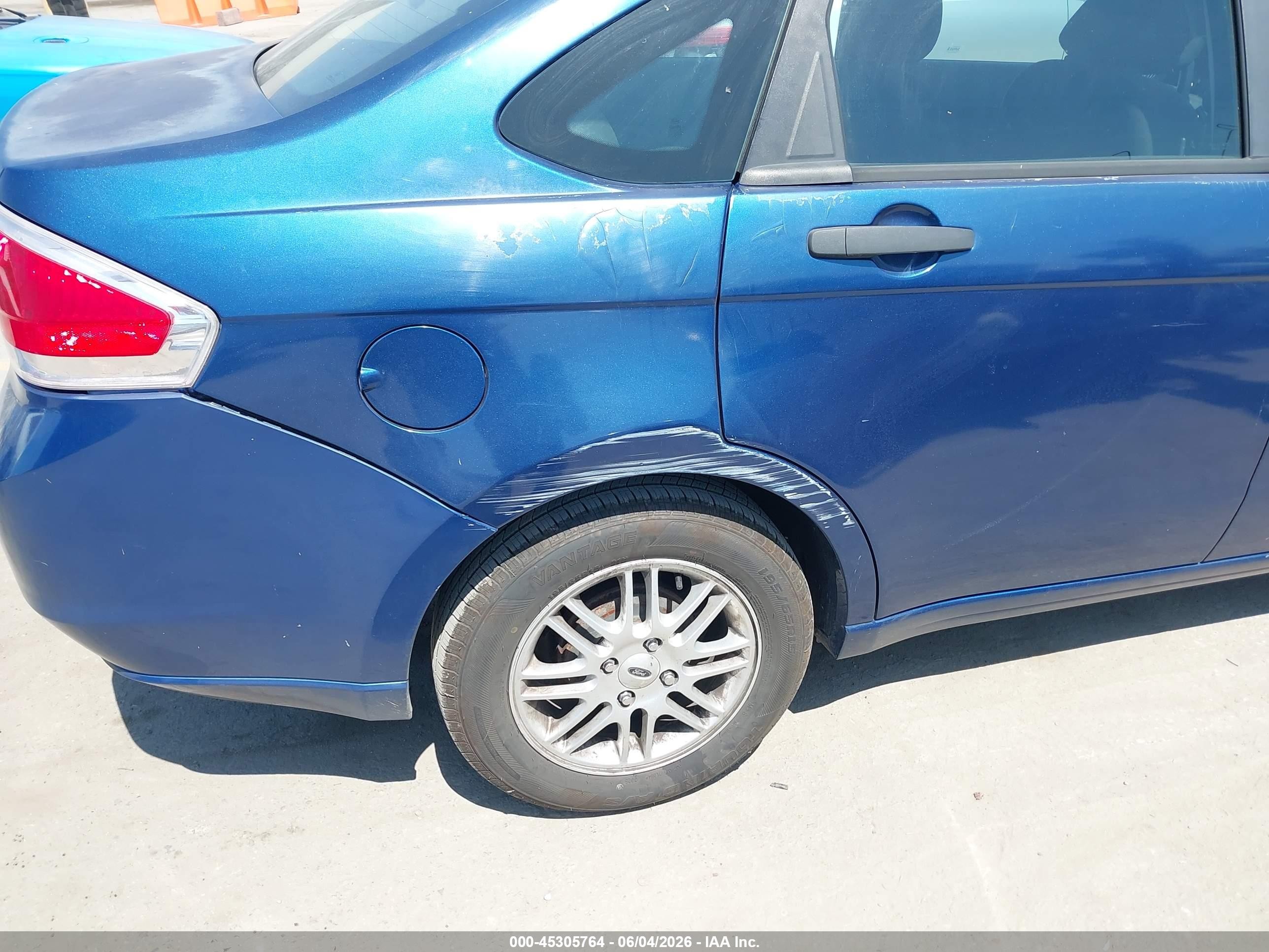 2009 Ford Focus Se Blue vin: 1FAHP35N49W176652