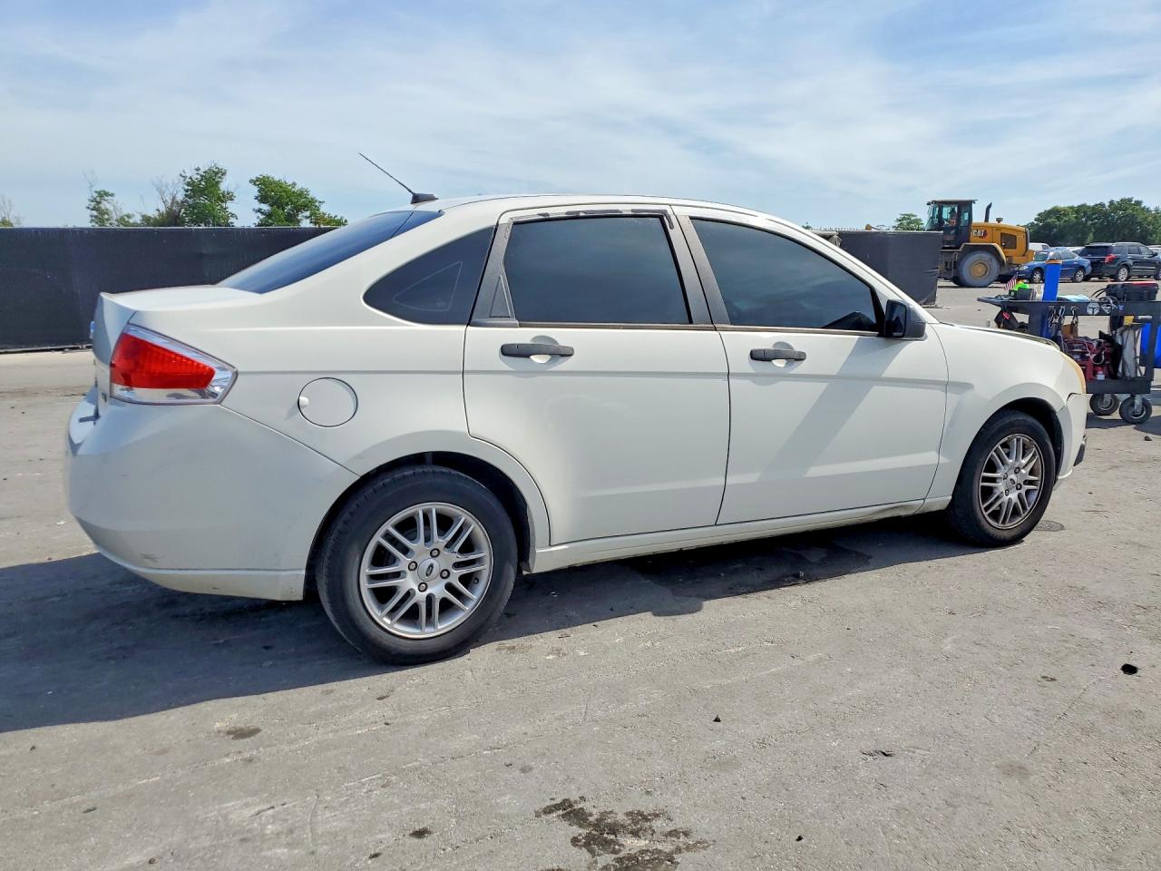 2009 Ford Focus Se White vin: 1FAHP35N49W209309