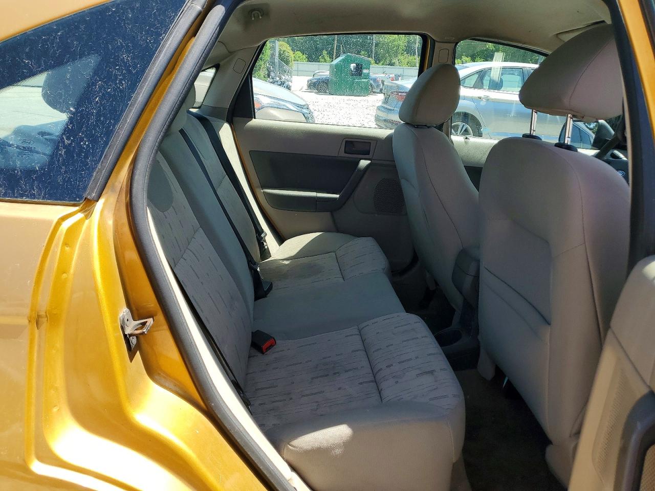 2009 Ford Focus Se Gold vin: 1FAHP35N49W229382